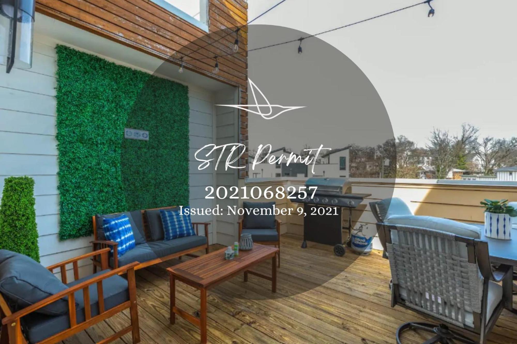 Stylish 4 Bed With Rooftop, Garage Near Hot Spots Less Than 5 Mins To Belmont, 10 Mins To Broadway, 24 Hour Hospitality Team, Perfect For Groups, Available For Long Term * Nashville