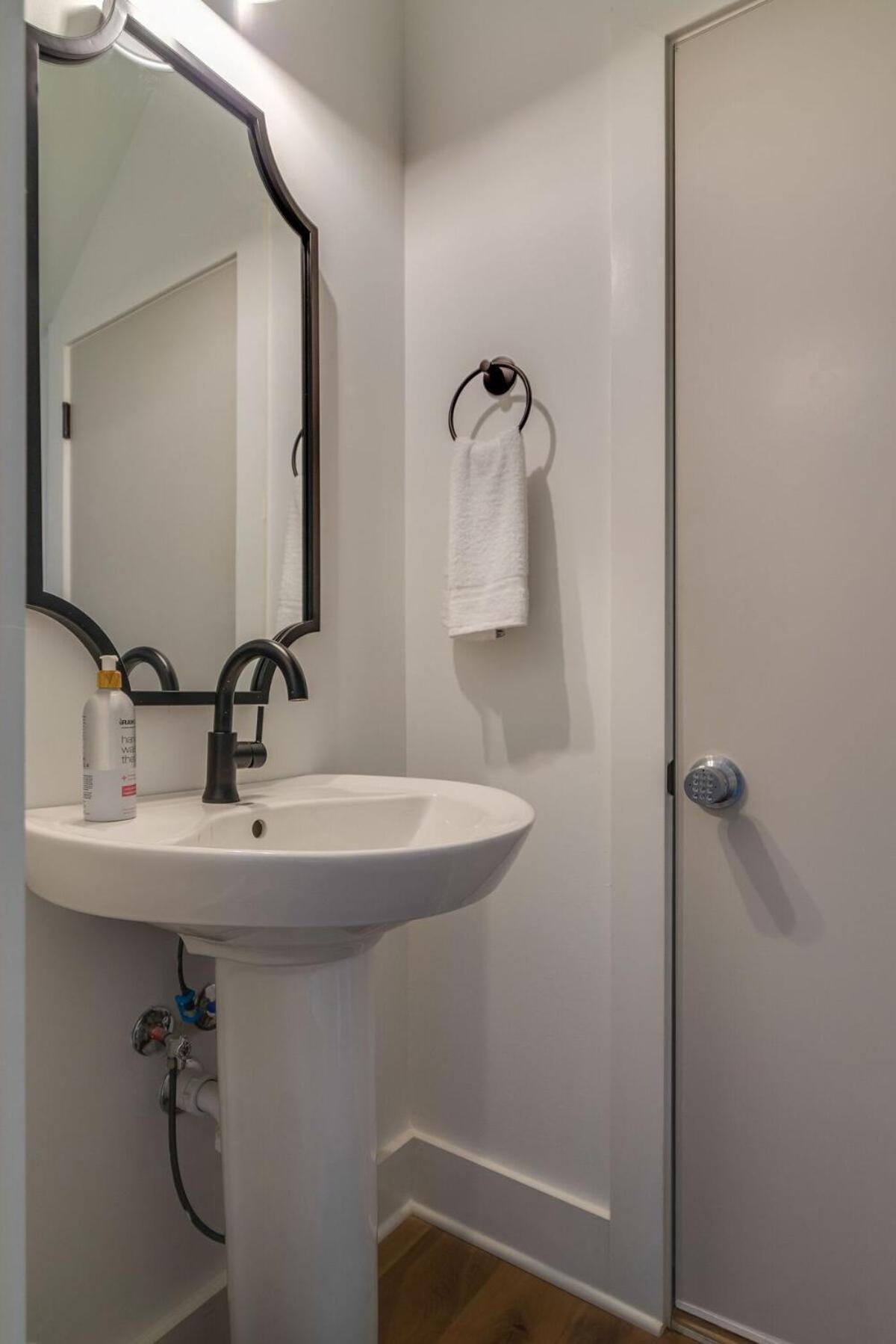 Rooftop Retreat Close To Downtown Nashville
