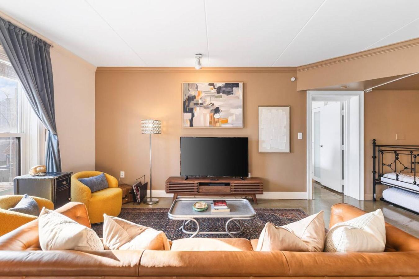 Holiday home Pool, Walk Restaurants Bars On Famous Music Row