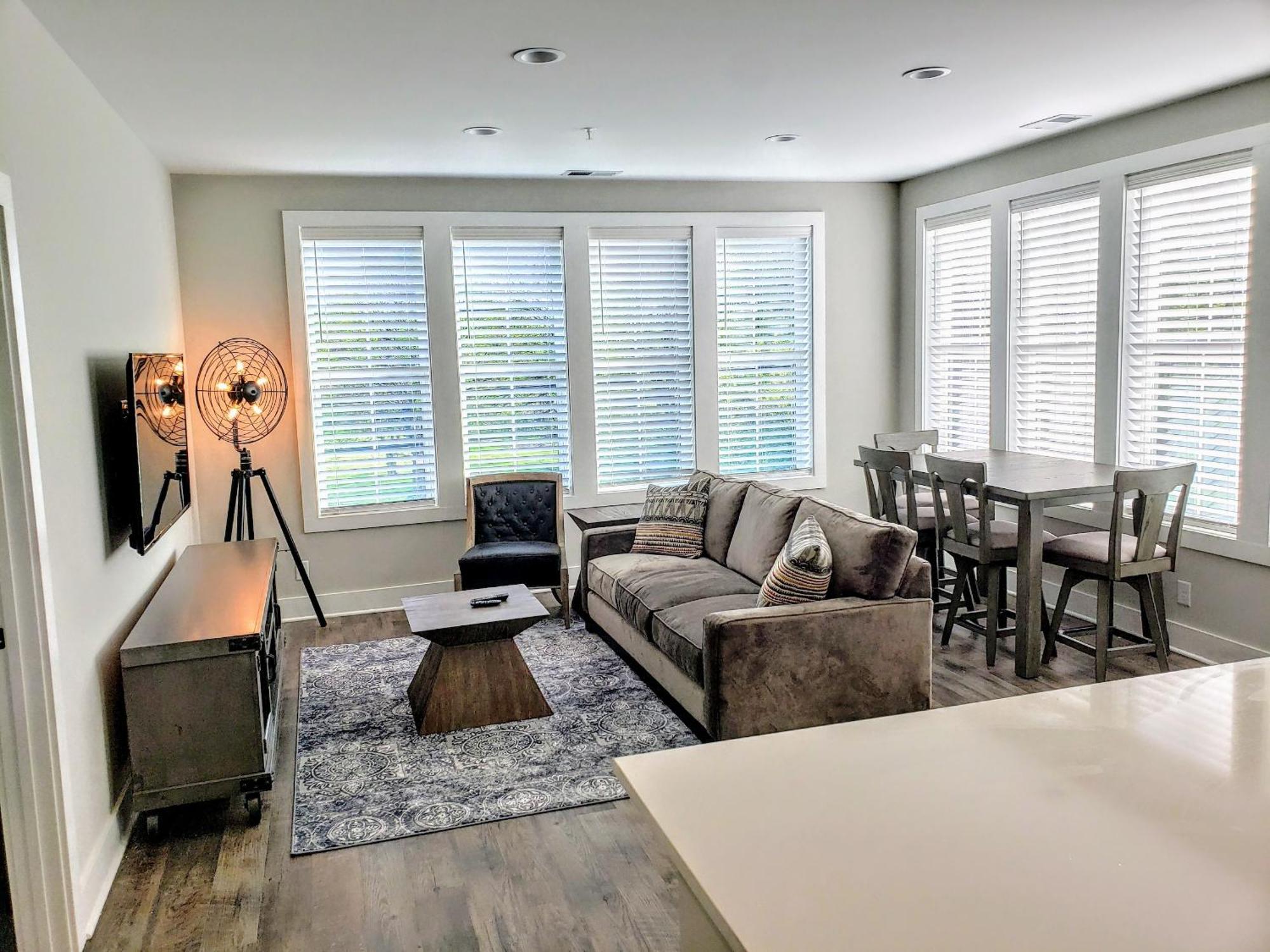 Apartment Edison 210 *