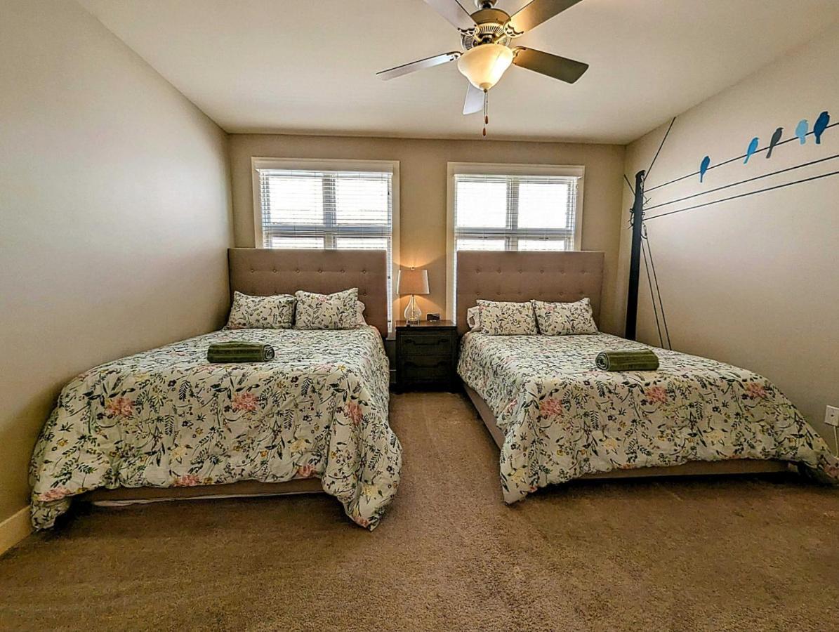 The Celebrity - Free Parking Vanderbilt Holiday home *