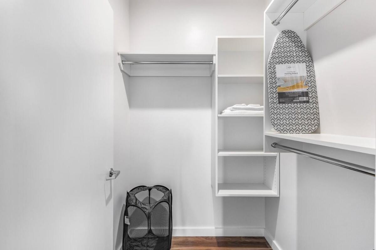 The Urban Kaleidoscope Downtown Apartment *