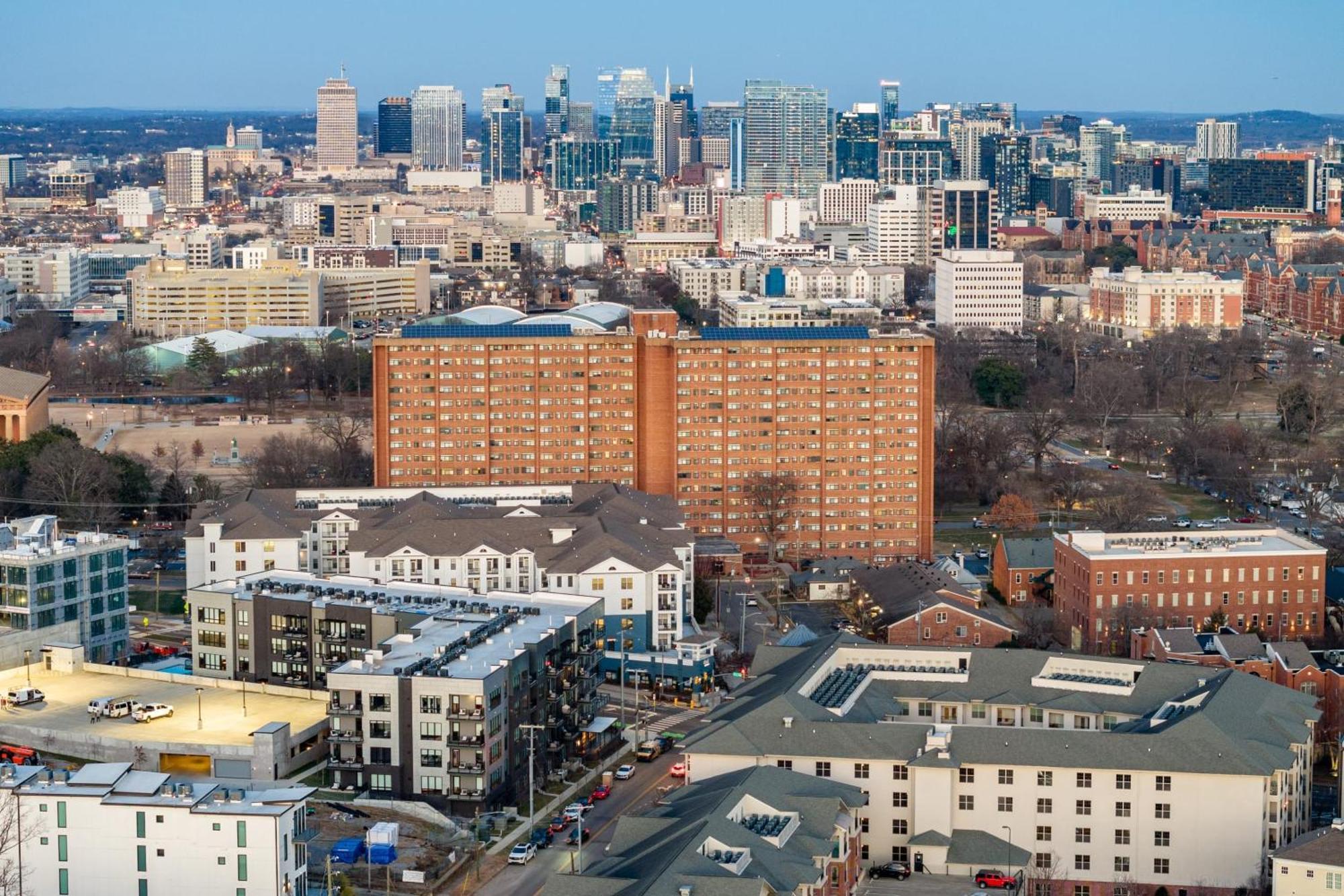 Holiday home Prime Walkable Midtown Location Pool Gym Outlaws Den By Avantstay Nashville