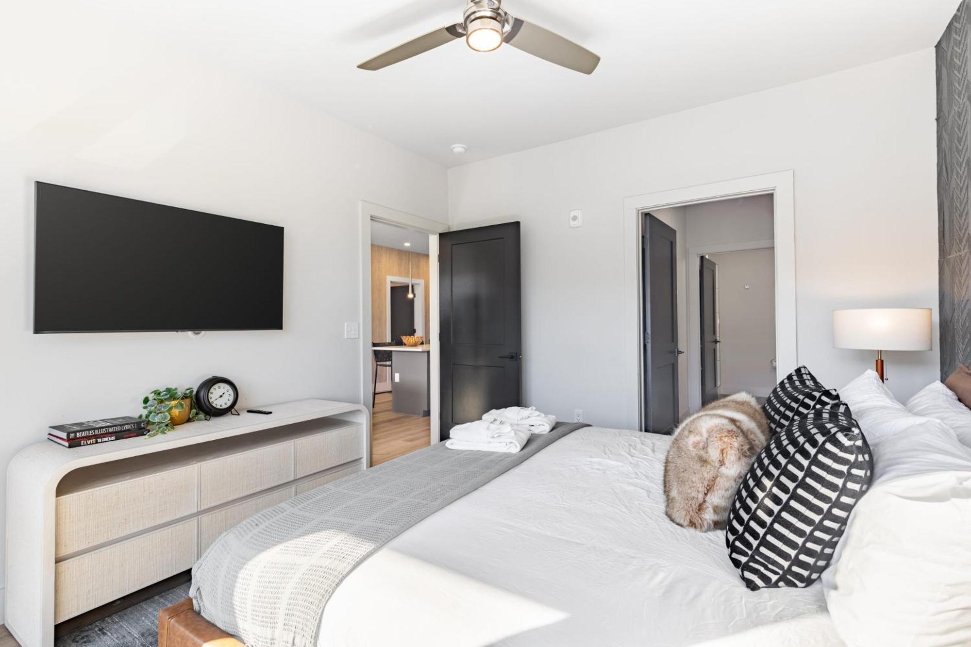 Holiday home Prime Walkable Midtown Location Pool Gym Outlaws Den By Avantstay Nashville