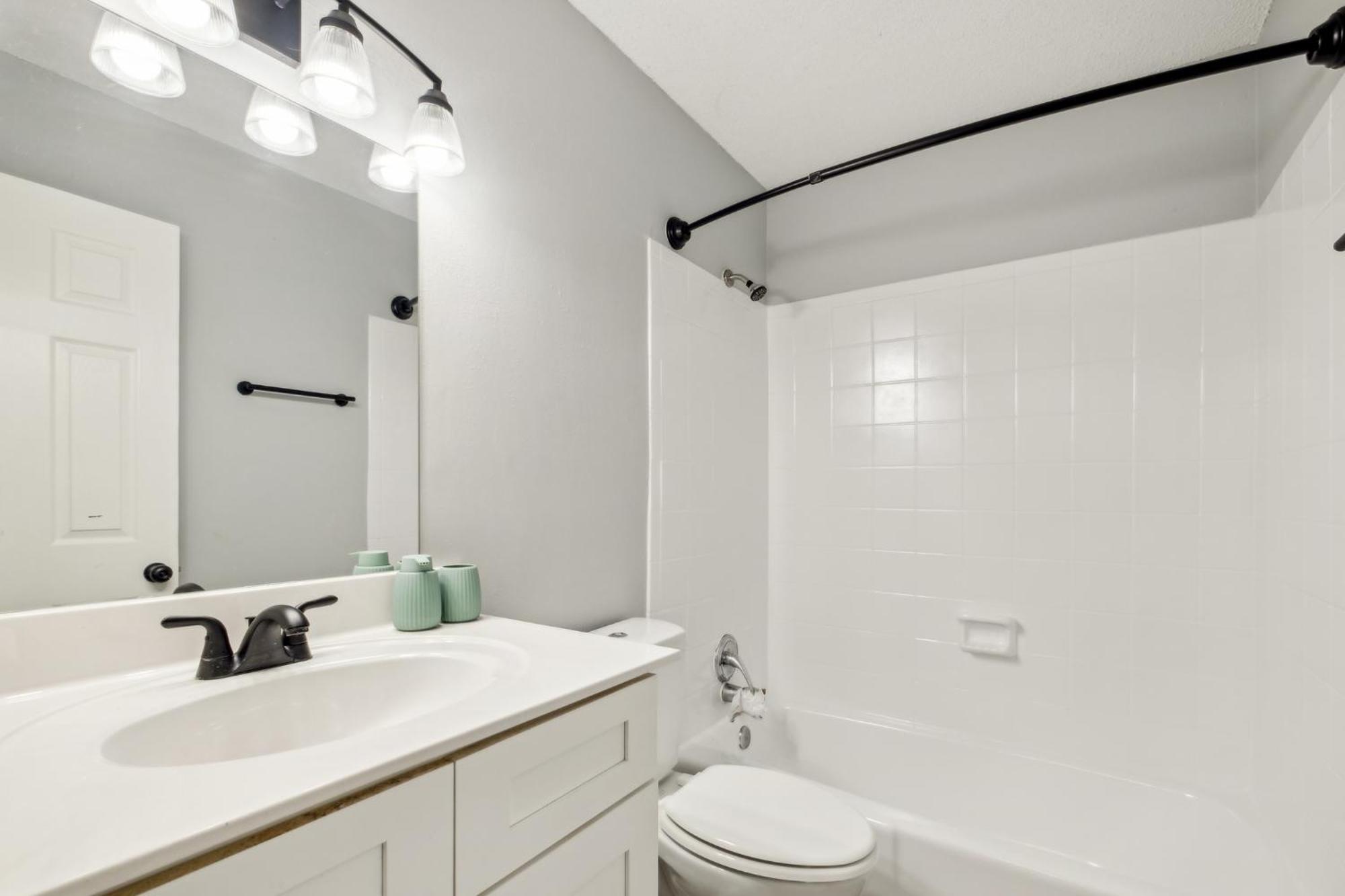 Apartment Brentwood U2 I Cozy & Comfy I 2bd I Free Parking *