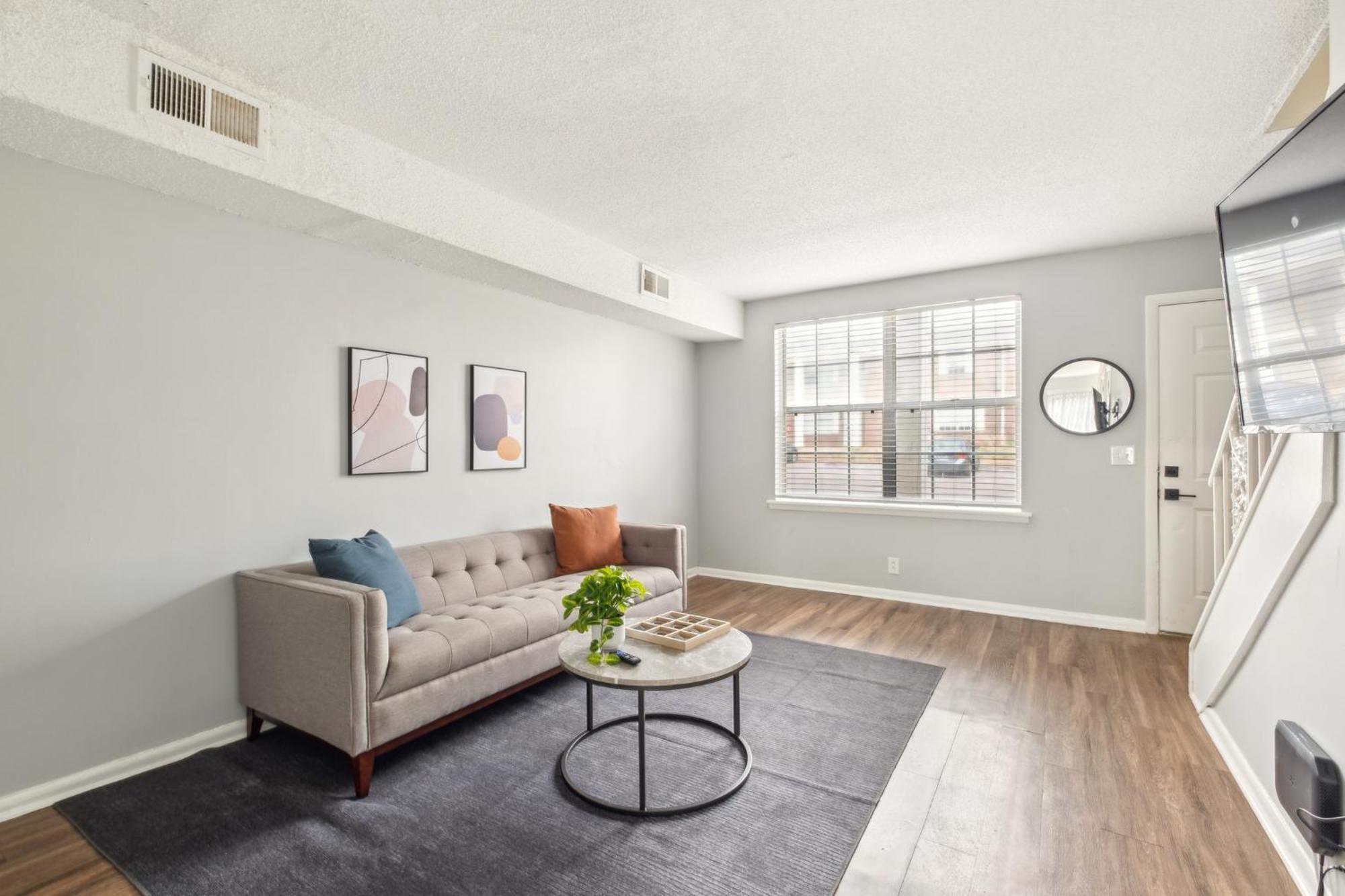 Brentwood U2 I Cozy & Comfy I 2bd I Free Parking