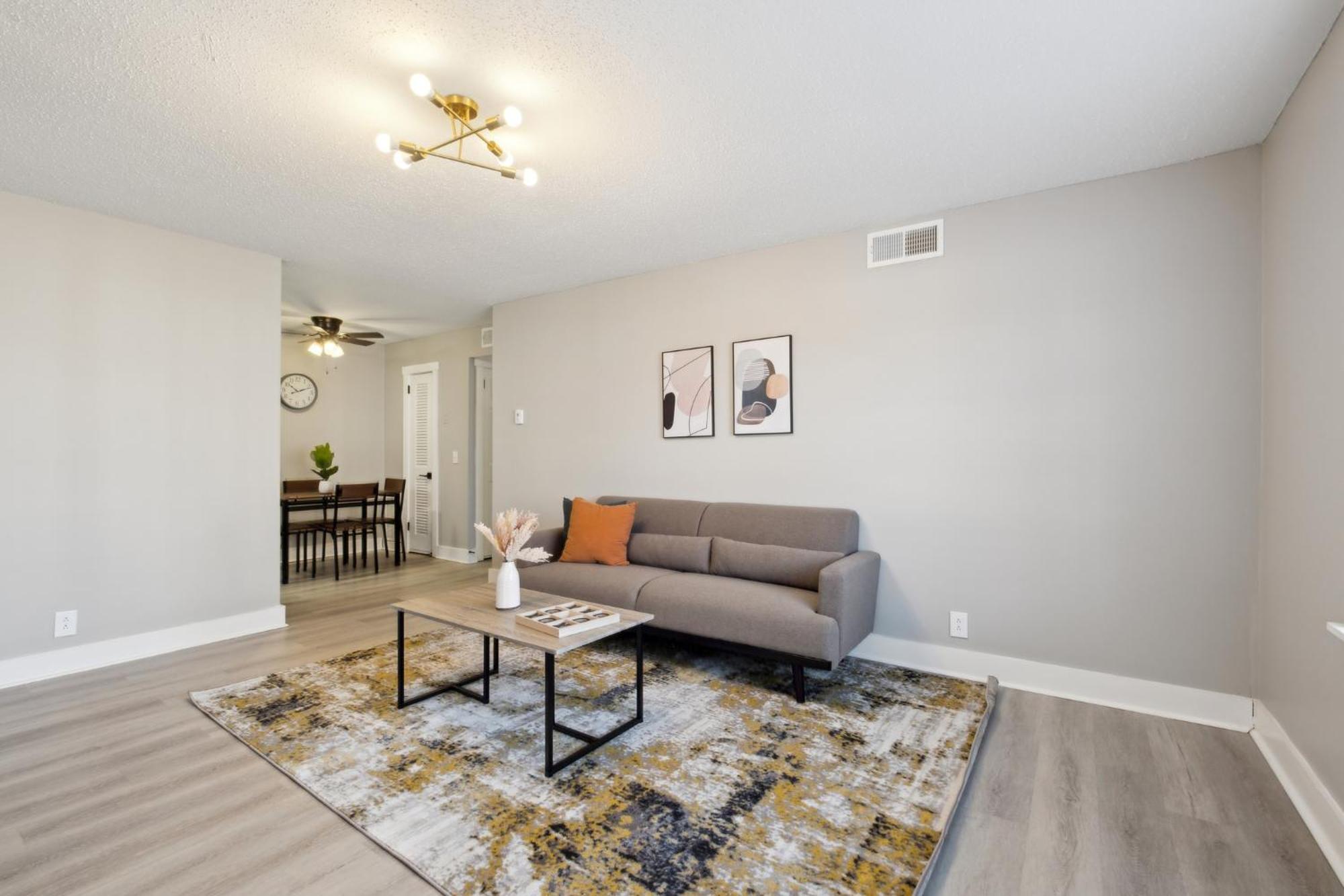 Apartment Brentwood C3 I Cozy & Comfy I 2bd I Free Parking *