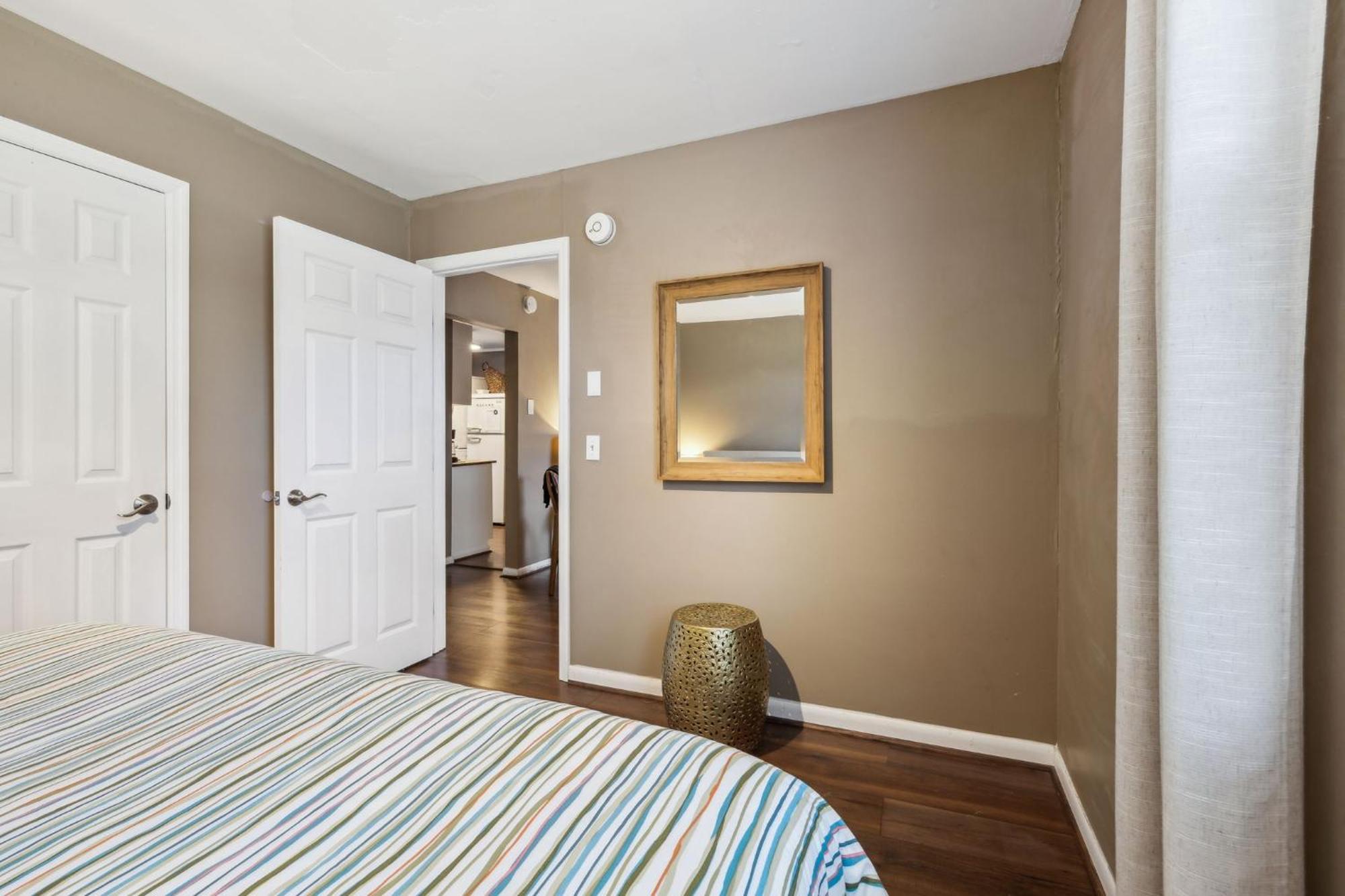 Belmont Kings 1 Mile To Downtown And Park Free Holiday home