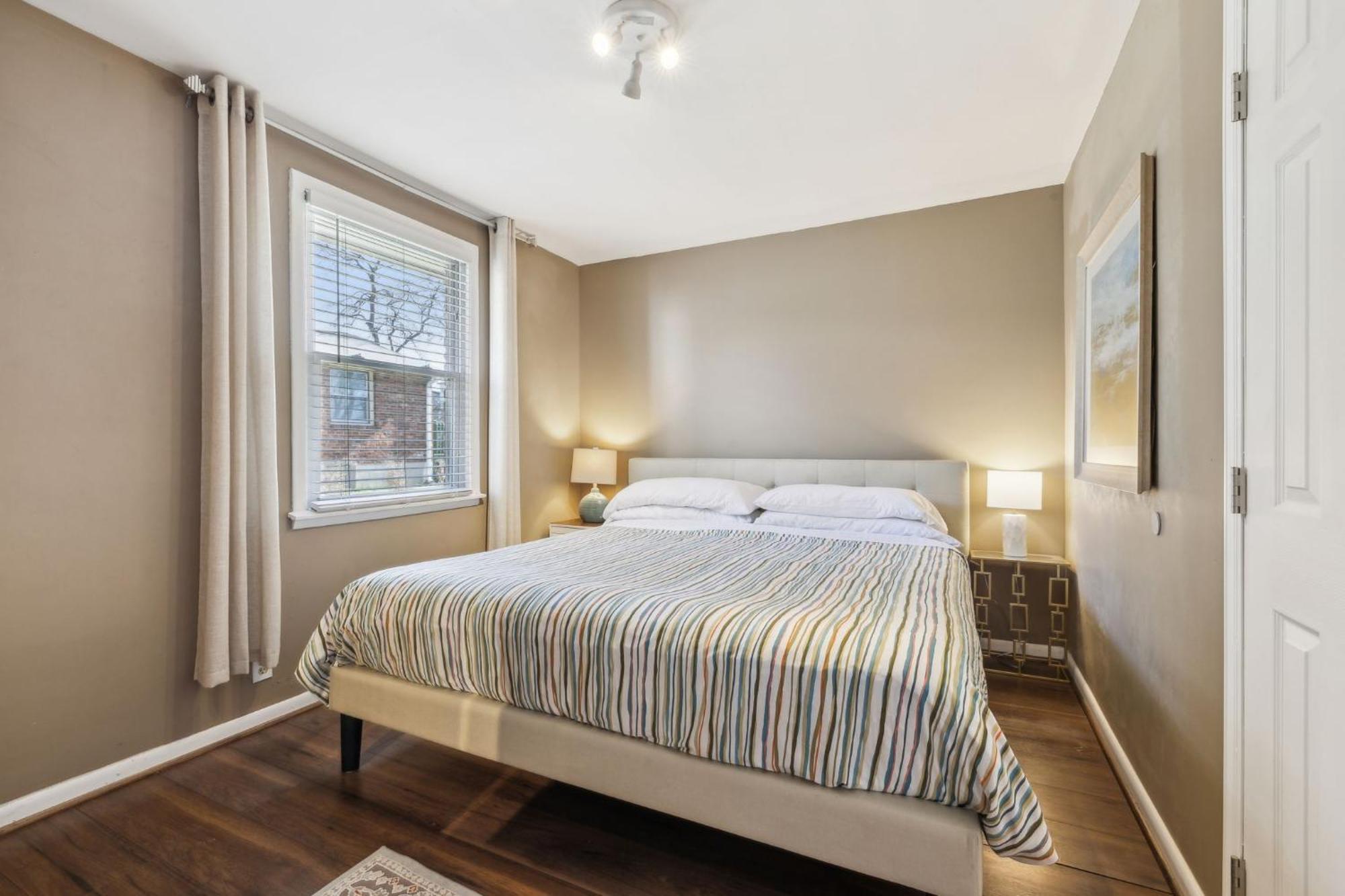 Holiday home Belmont Kings 1 Mile To Downtown And Park Free