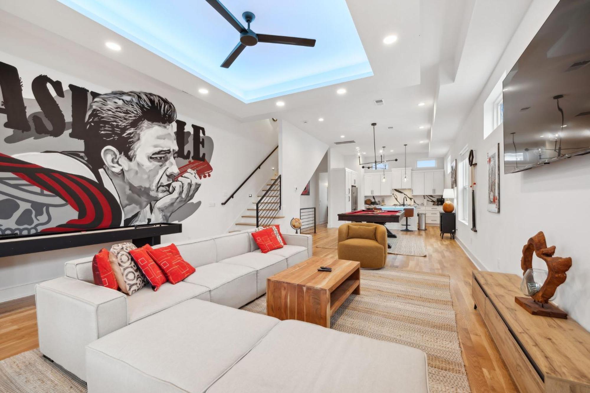 Holiday home Stylish Multi-level Retreat Rooftop & Pool Table