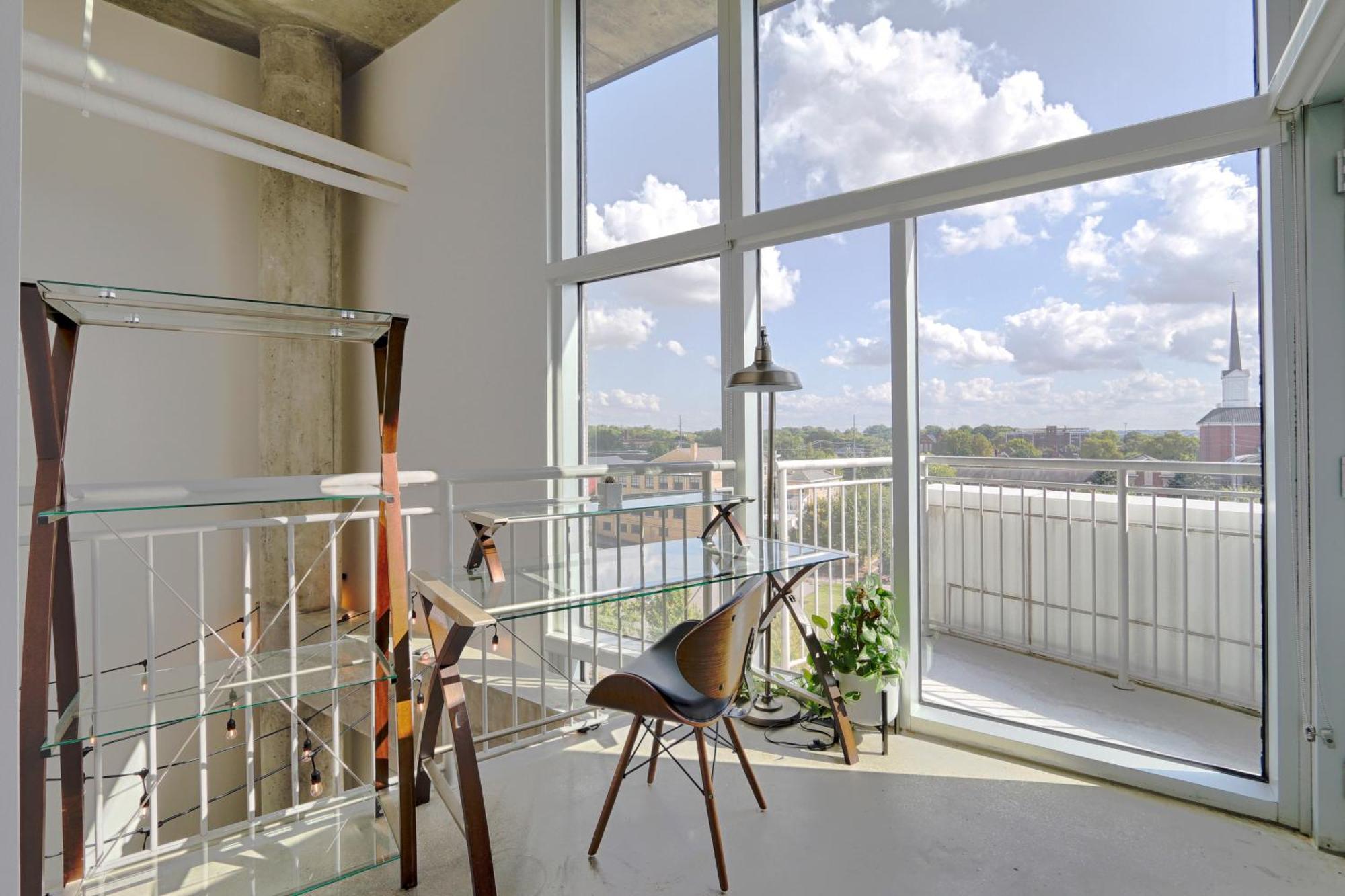 2-story Loft With Views