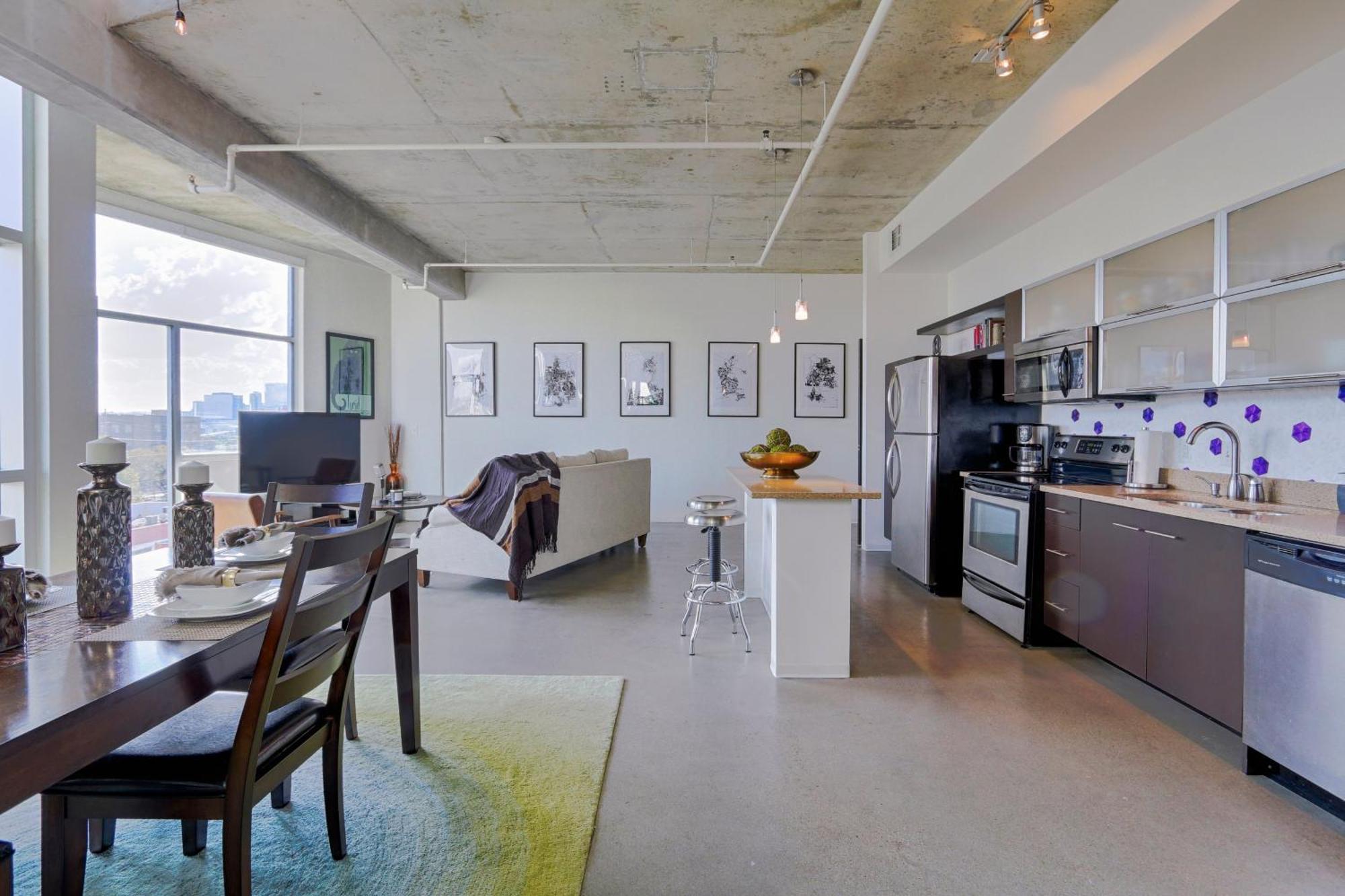 2-story Loft With Views * Nashville