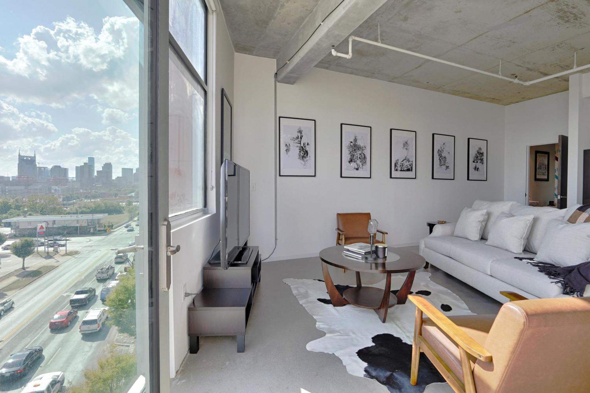 2-story Loft With Views Nashville