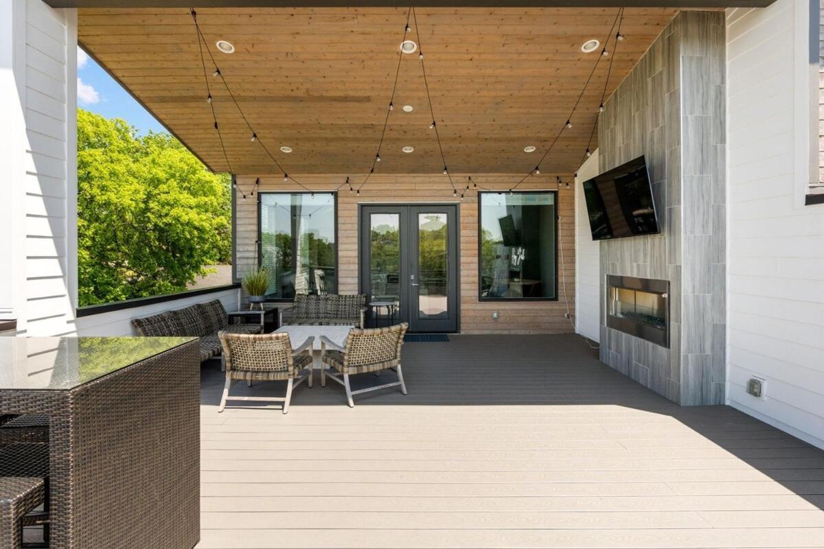 Luxury With Huge Rooftop And 7 Beds