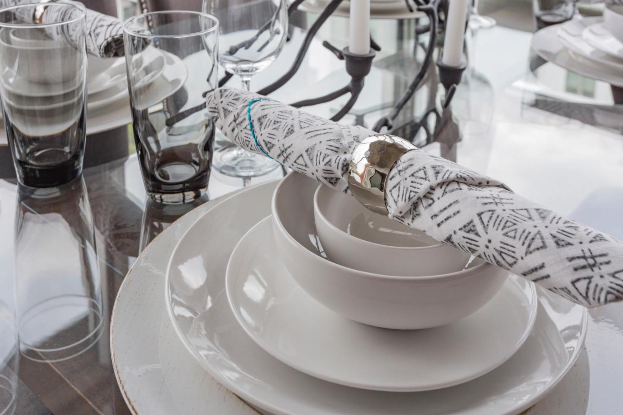 5m636- Views With Floor To Ceiling Windows