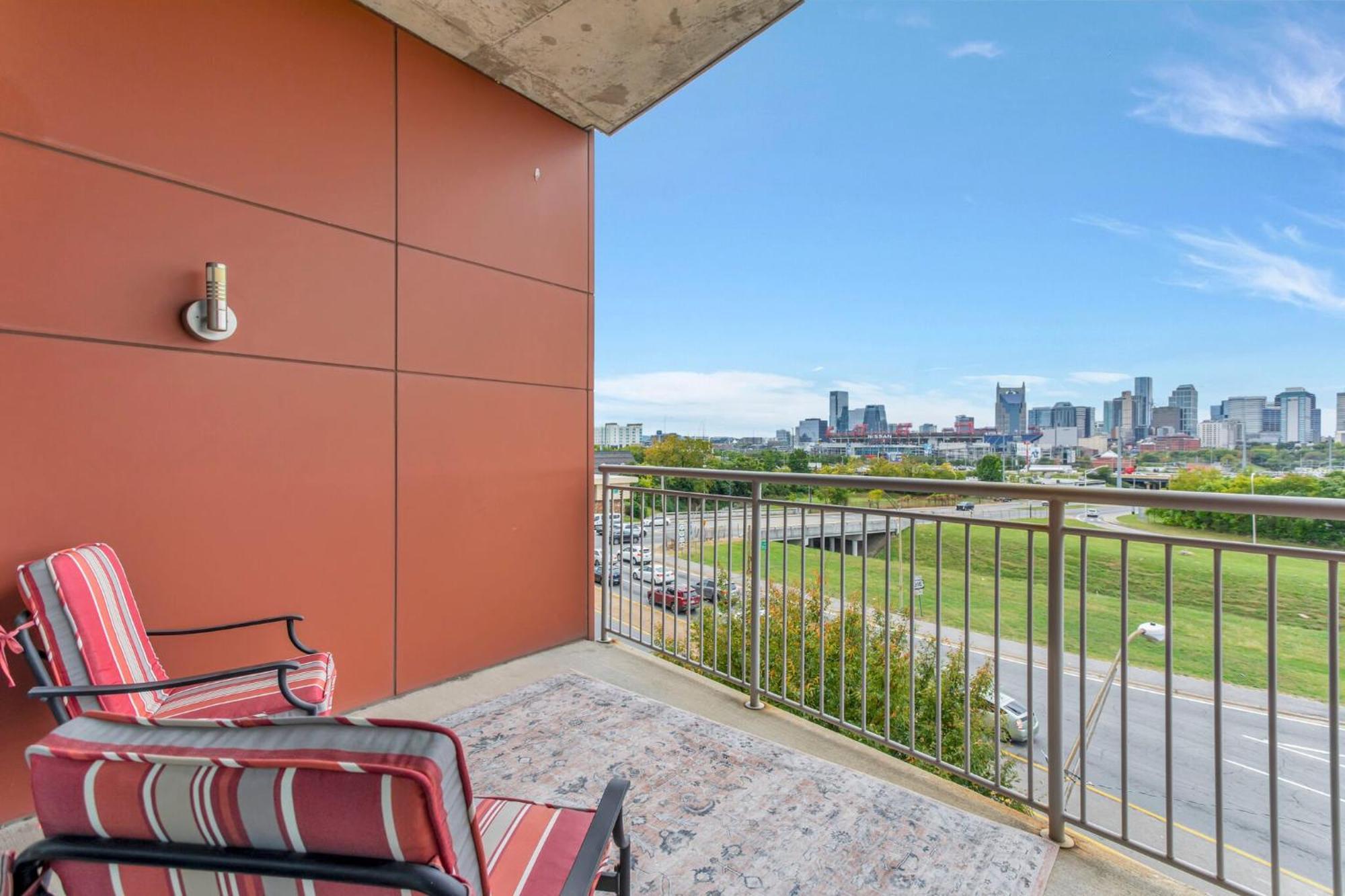 5m302 Skyline Views From Light Filled Holiday home Nashville