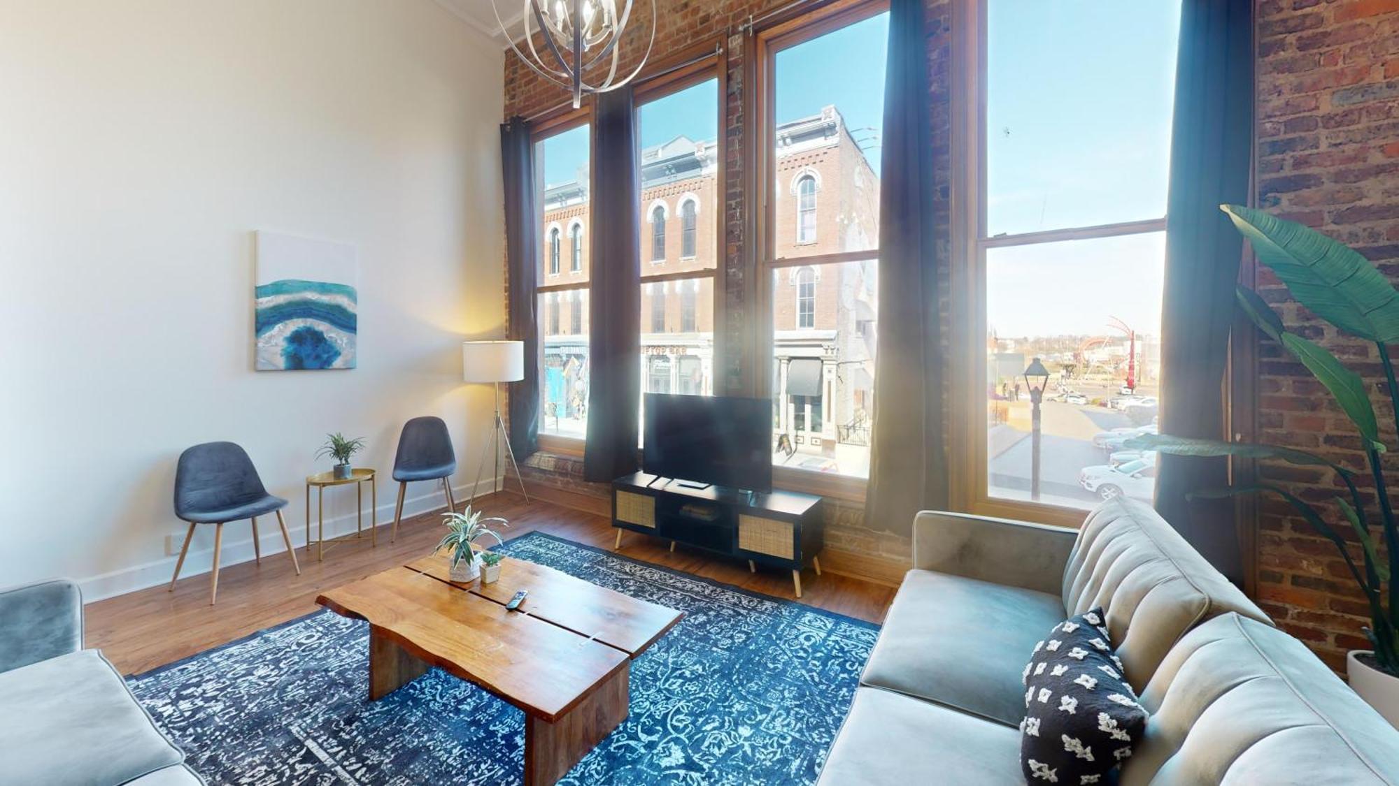 The Lofts At 107 Aparthotel