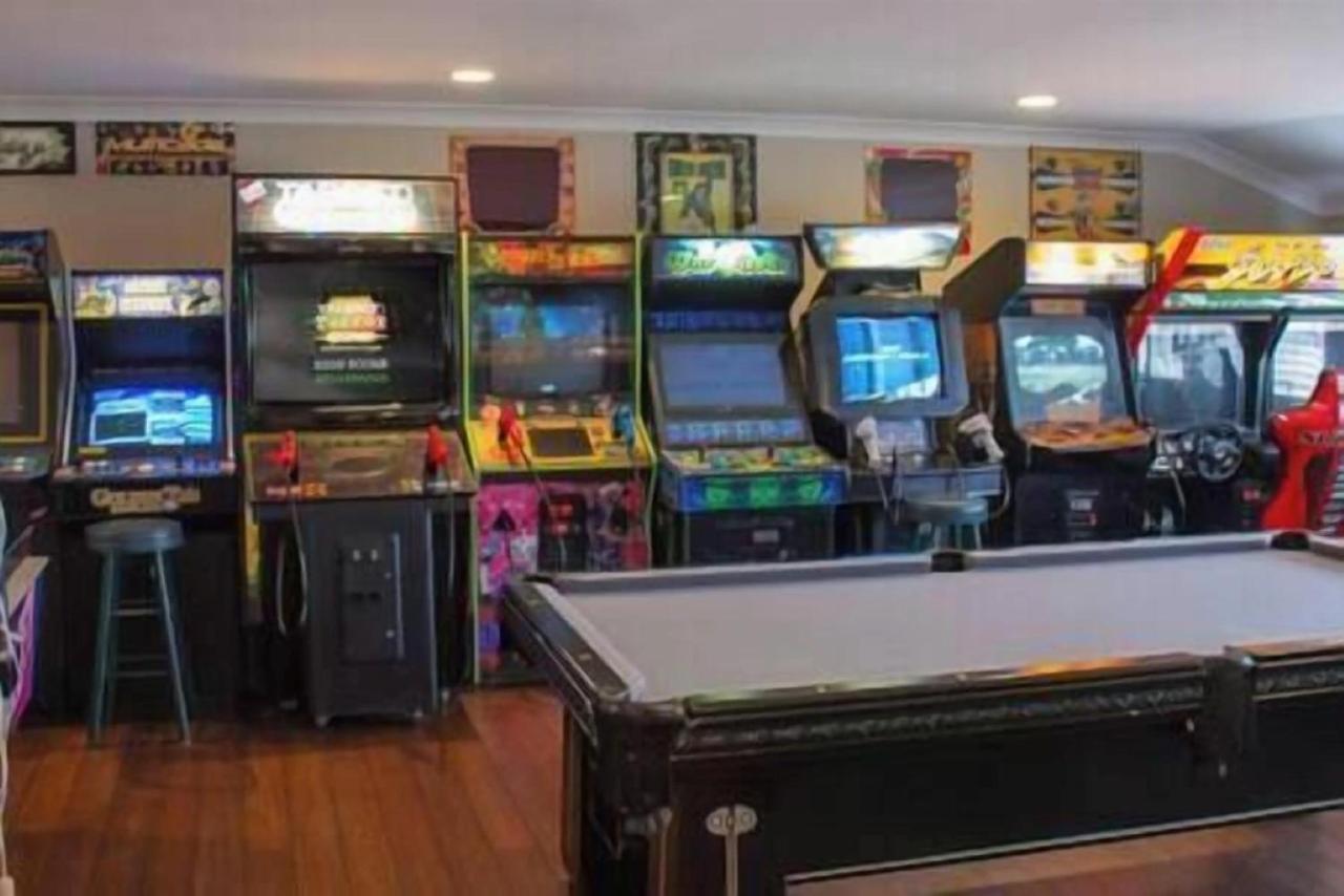 Holiday home Hall Of Fame Private Resort-9 Miles To Downtown Pools Arcade Nashville