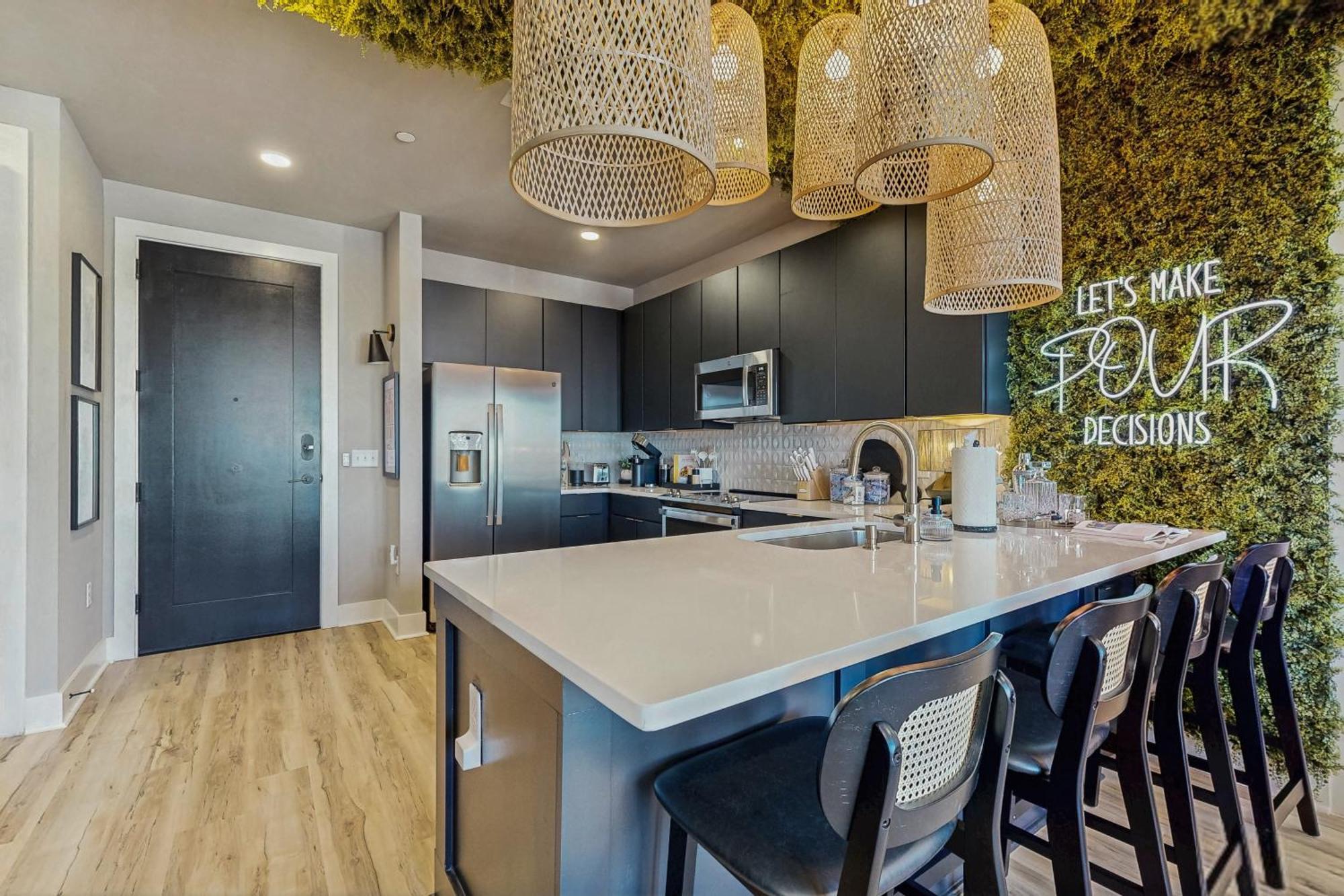 Bourbon & Broadway Apartment *