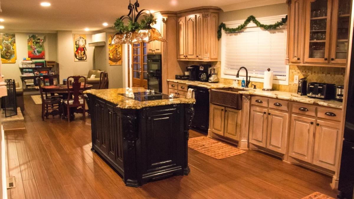 Holiday home Hall Of Fame Private Resort-9 Miles To Downtown Pools Arcade Nashville