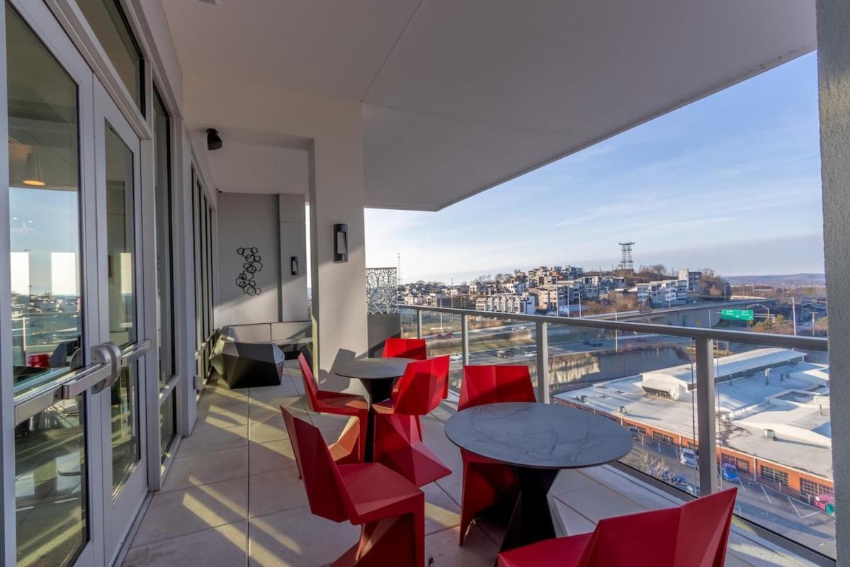 Apartment Midweek Savings! Book Now & Save 50 Percent Off Thursdays!