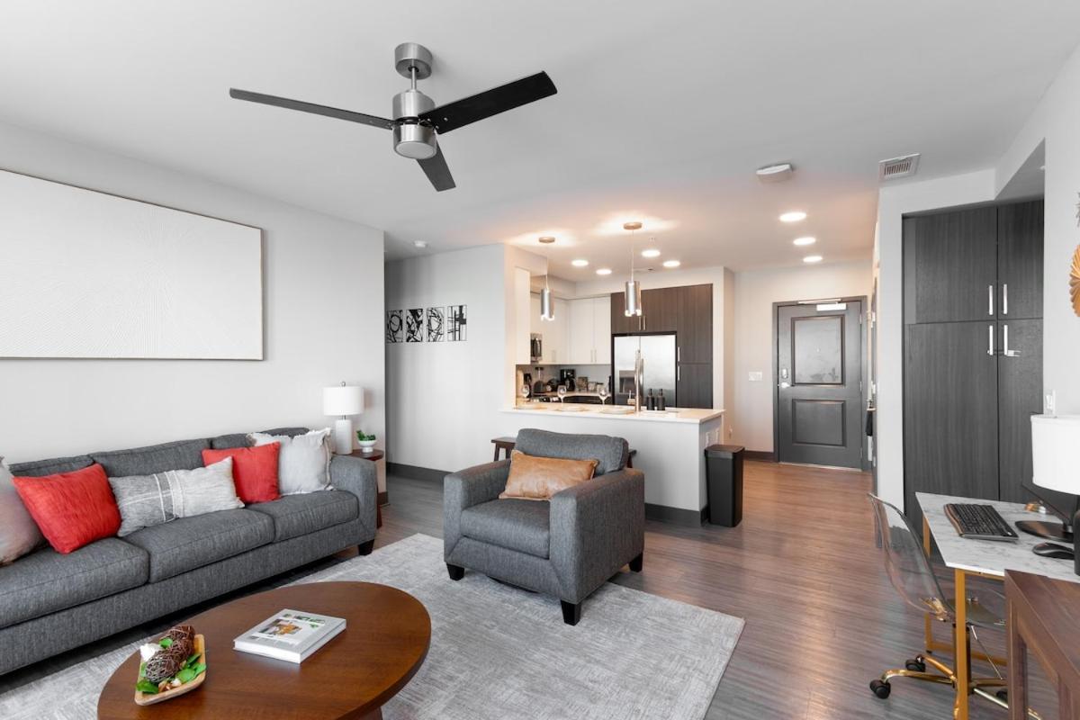 Midweek Savings! Book Now & Save 50 Percent Off Thursdays! Apartment Nashville