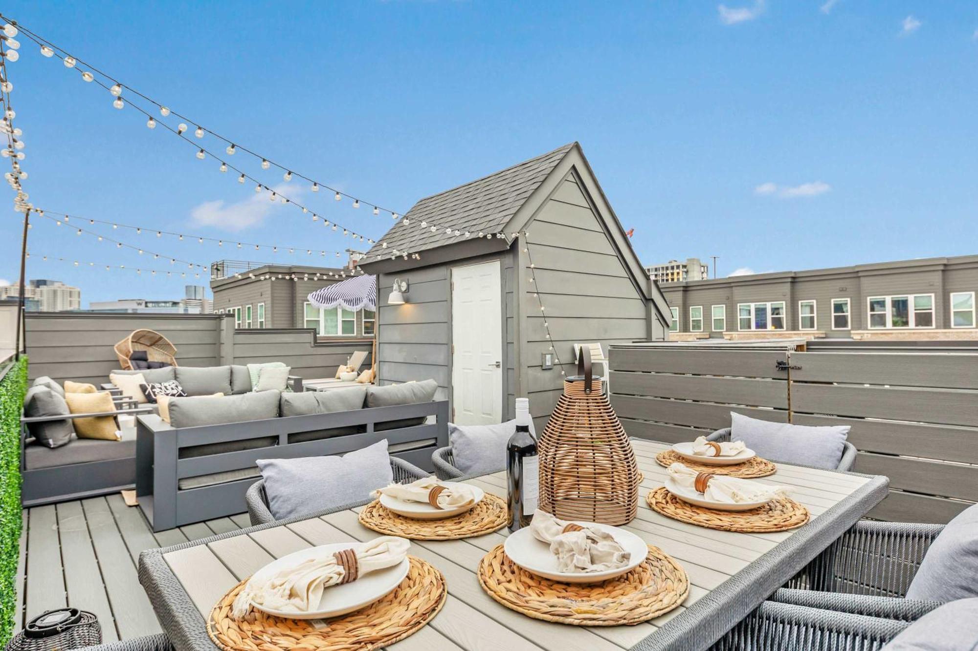 The Hawkins House - Walk To Gulch, Rooftop Views! * Nashville