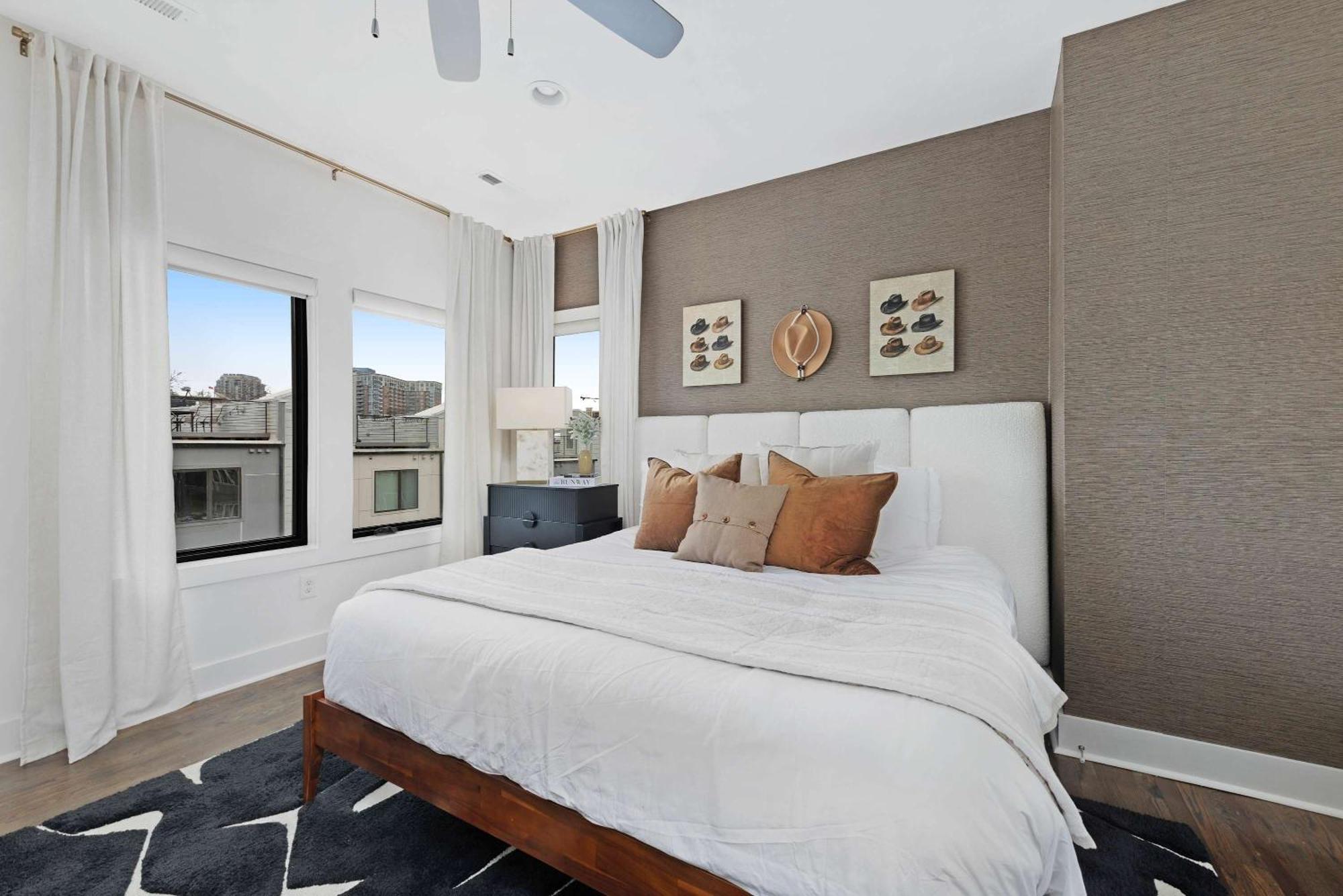 The Hawkins House - Walk To Gulch, Rooftop Views! Nashville