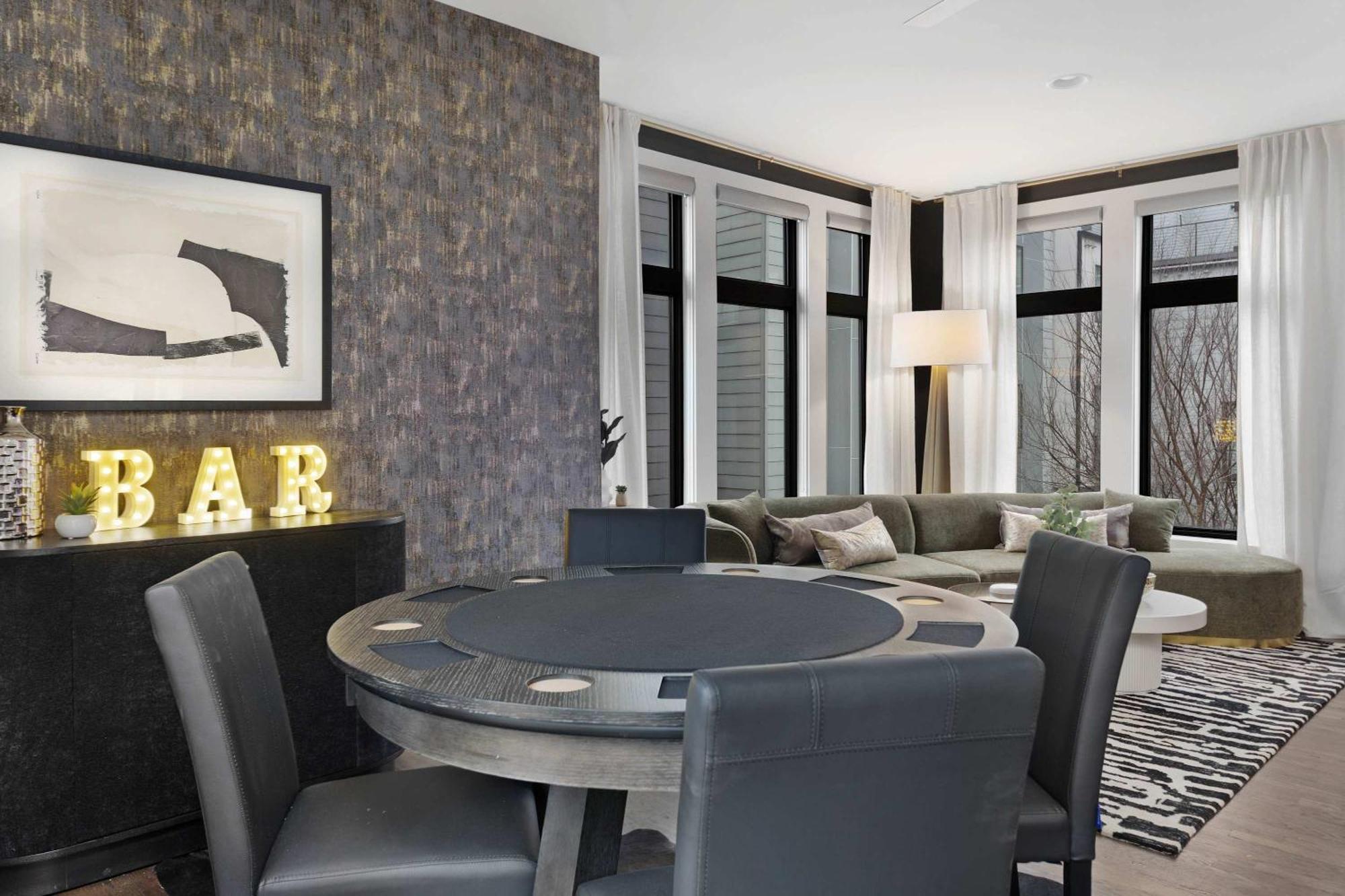 The Hawkins House - Walk To Gulch, Rooftop Views! * Nashville