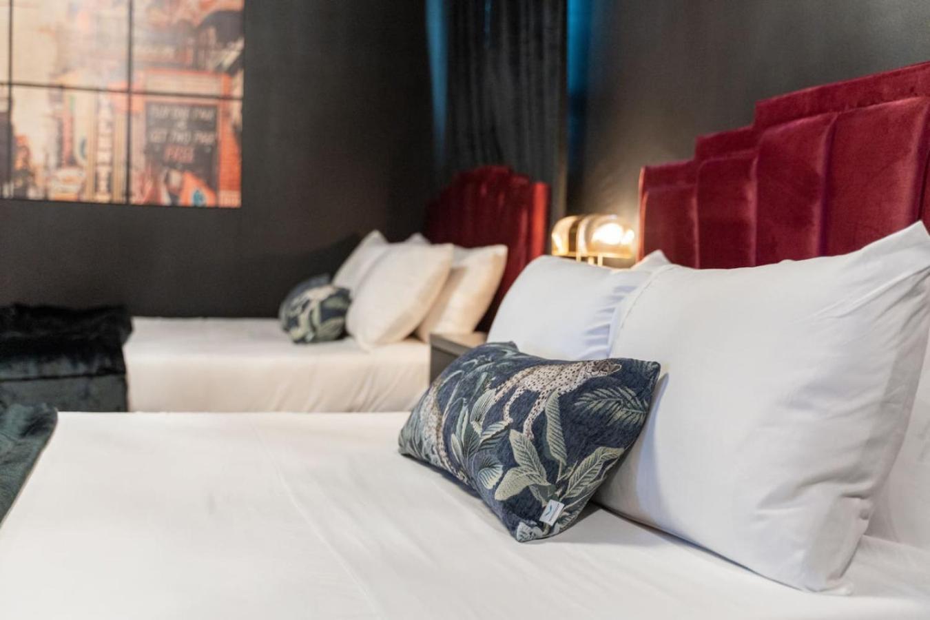 Funtastic 4 Bdr In The Nations Holiday home Nashville