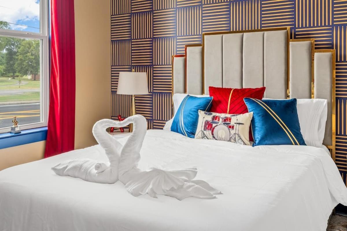Chic Oasis 2 Miles From Dt - Pool Table - B-dashy *