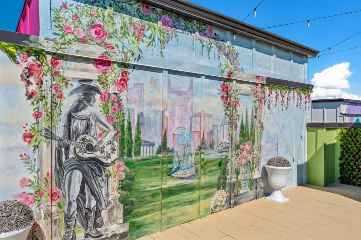 Bloom Haus Dt 2miles - 8 Q Beds - Rooftop - Omg Holiday home Nashville