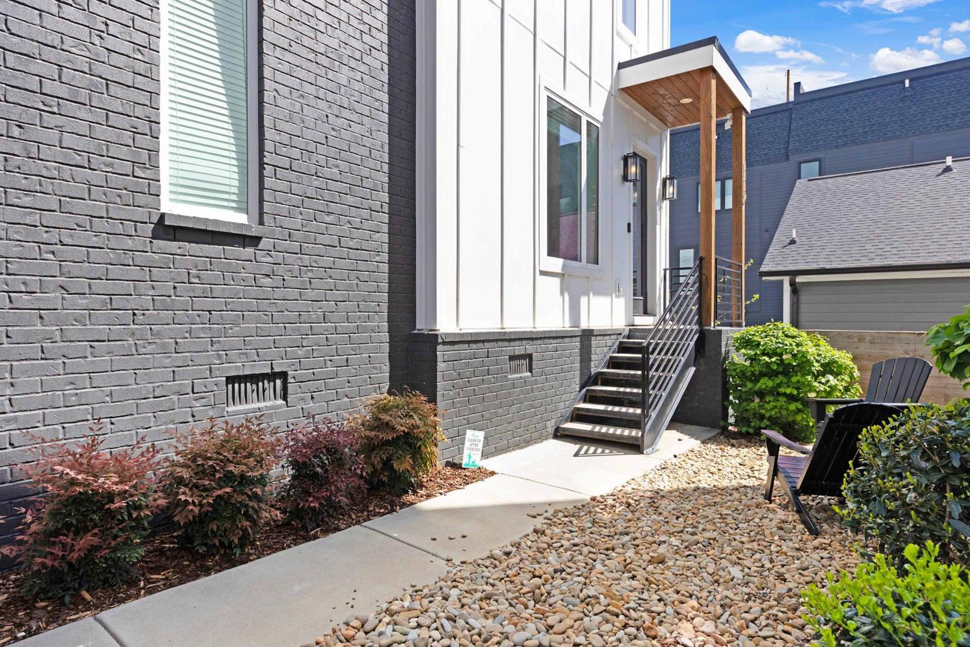 The Willie - Newly Redesigned, Game & Rooftop Holiday home *