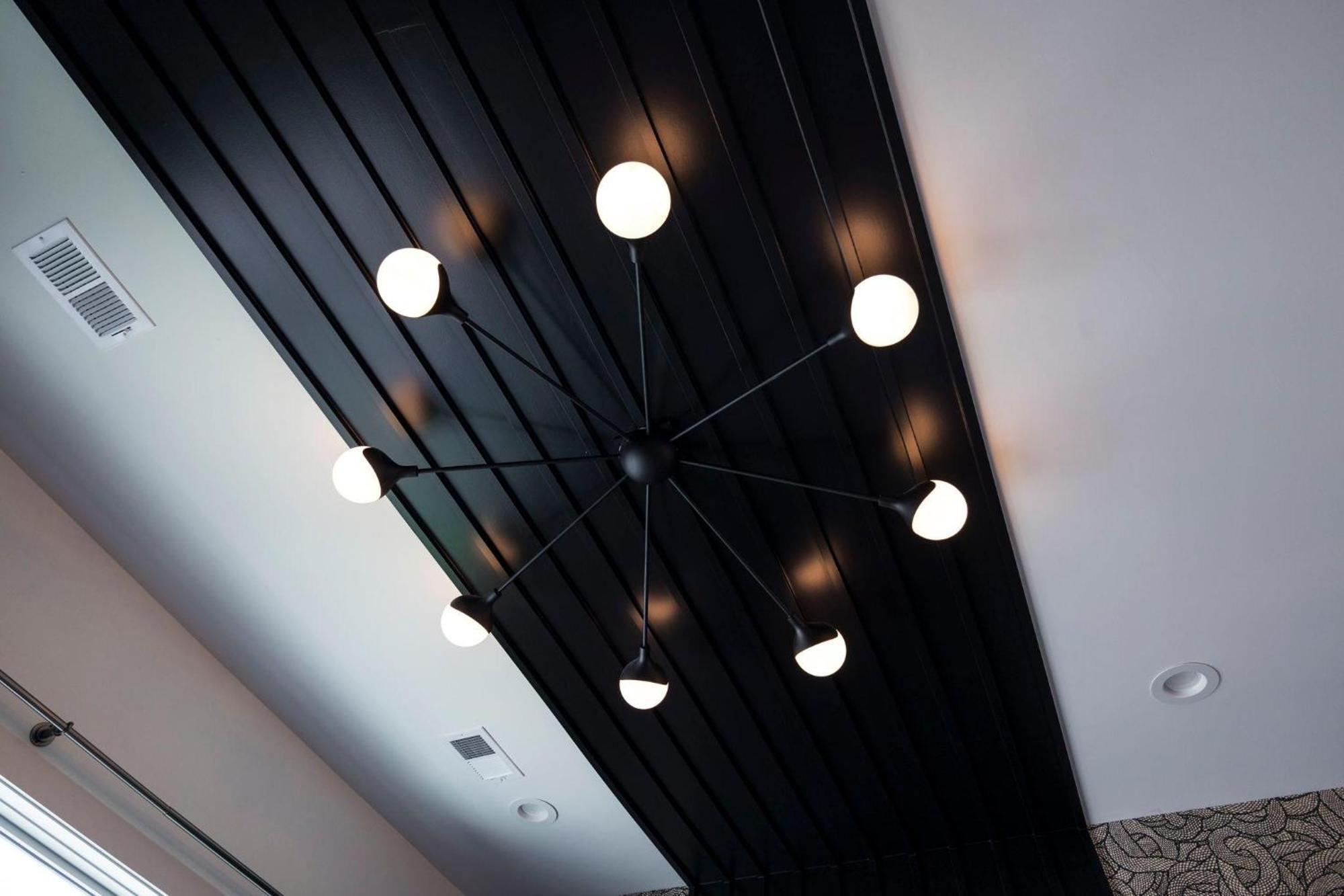 Enchant - Stunning Views - Modern Luxe *