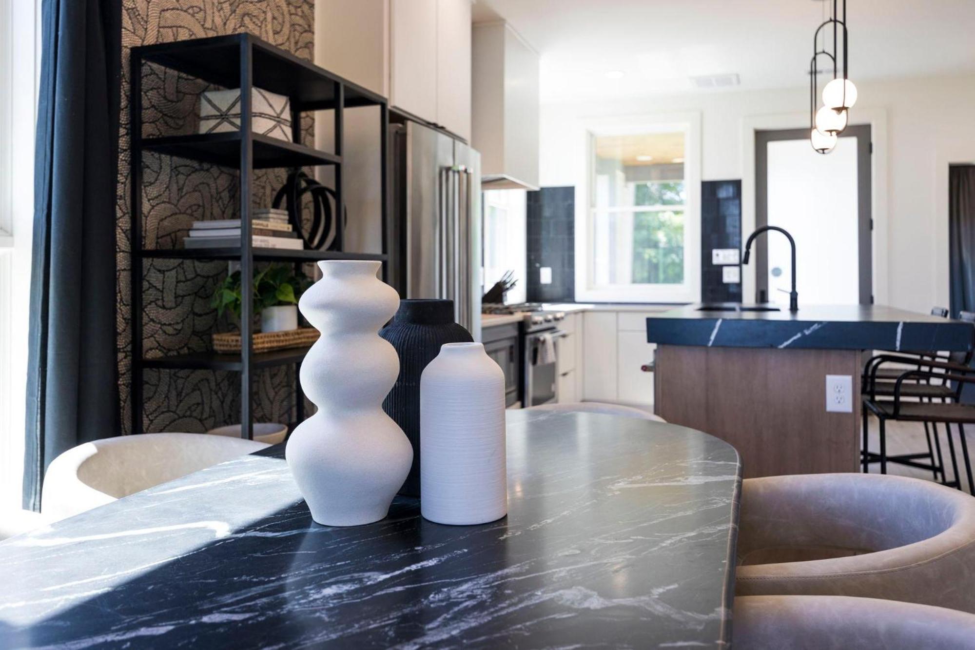 Enchant - Stunning Views - Modern Luxe Nashville