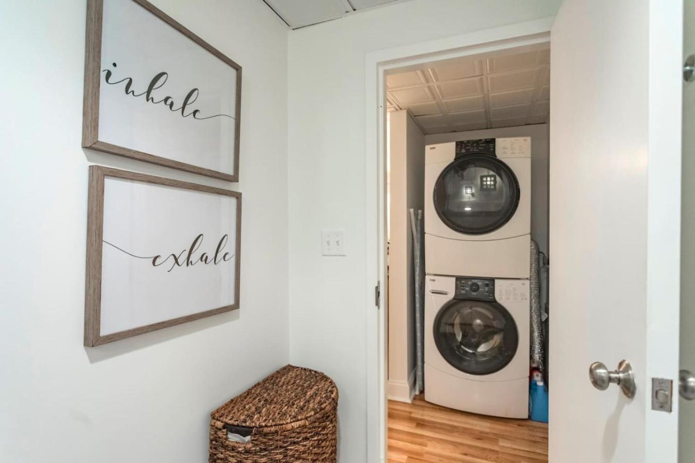 Two On Music Row That Sleeps 14 With Pool And Parking Apartment Nashville