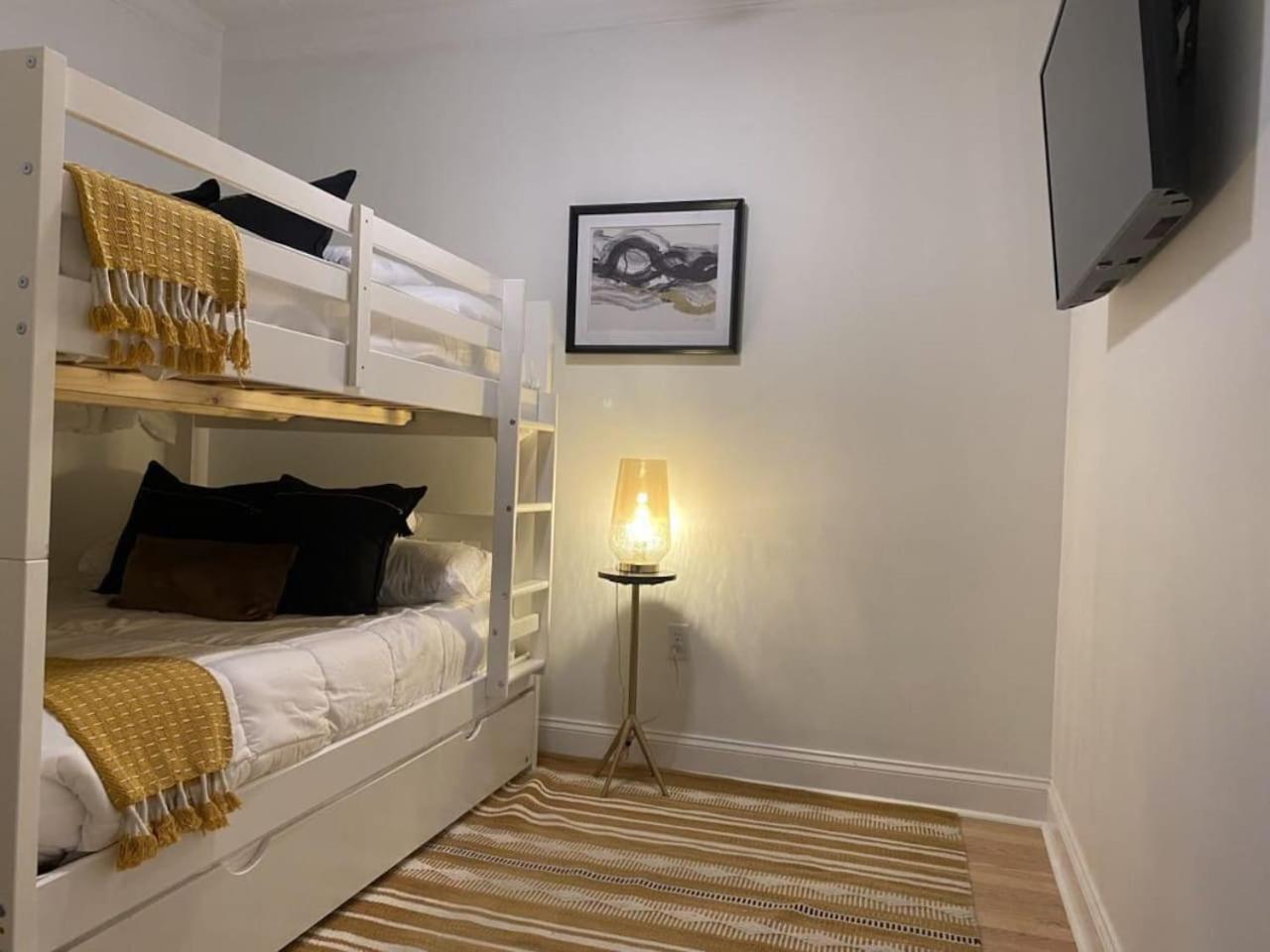 Two On Music Row That Sleeps 14 With Pool And Parking Apartment Nashville