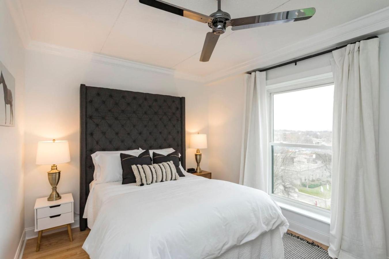 Two On Music Row That Sleeps 14 With Pool And Parking *