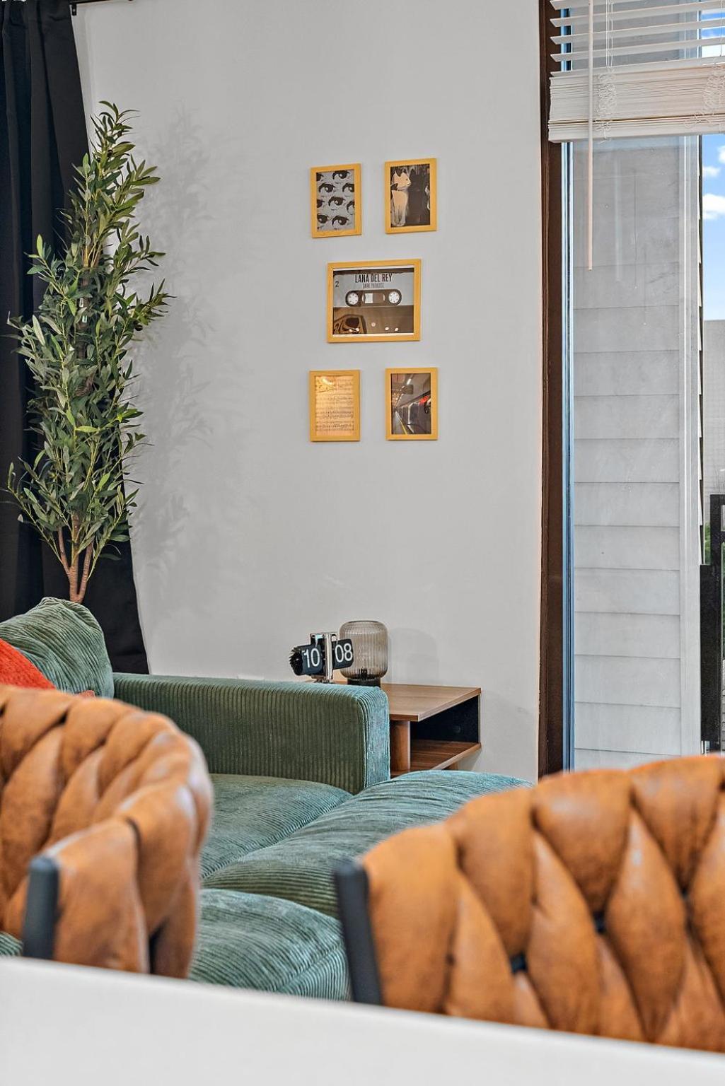 Apartment Mid-century Charm In Midtown Nashville