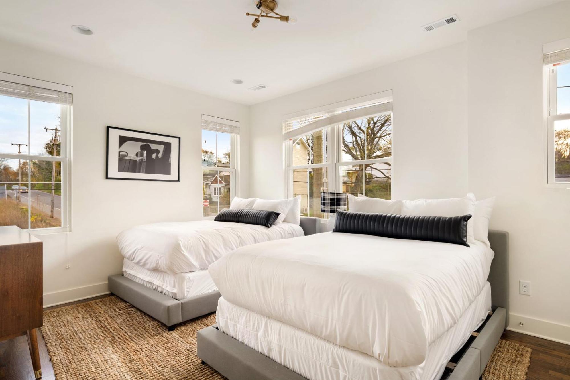 Holiday home Hart Buyout 3 By Avantstay Two Town House Buyout W Modern Amenities In Nashville