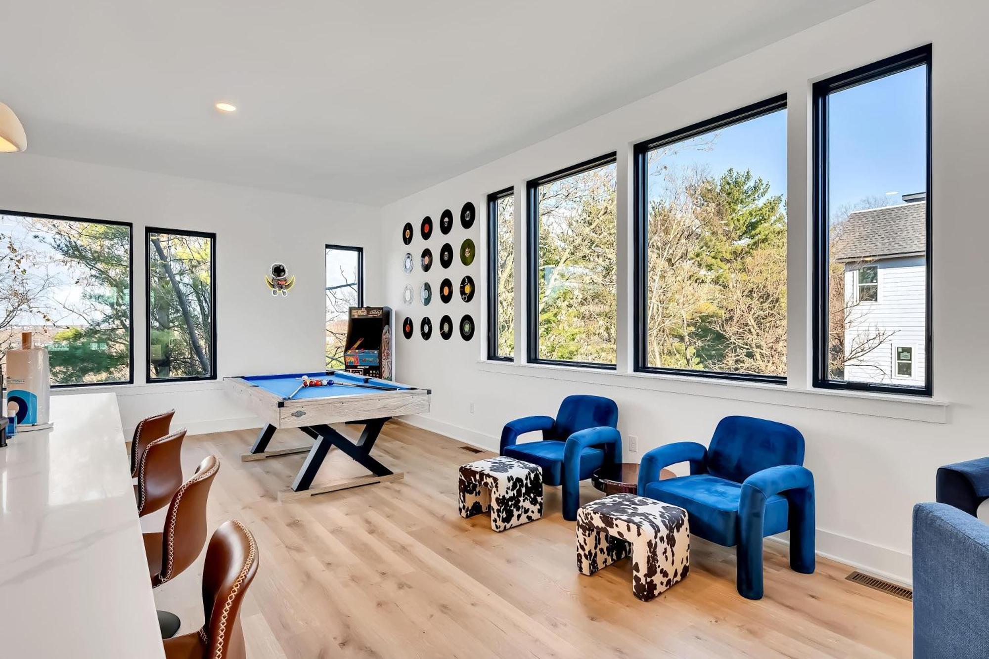 Rooftop Deck Hot Tub Game Downtown *