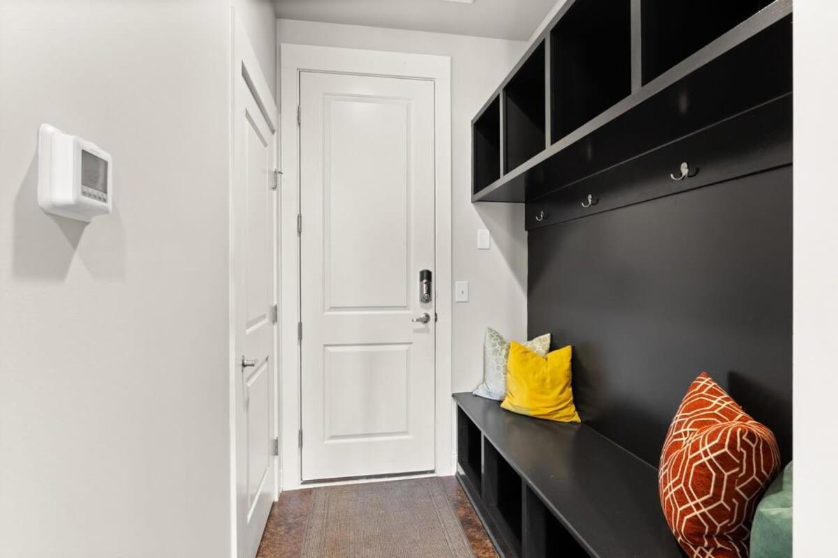 Holiday home 2 Chic Townhomes Near Geodis Sleeps 22 Nashville