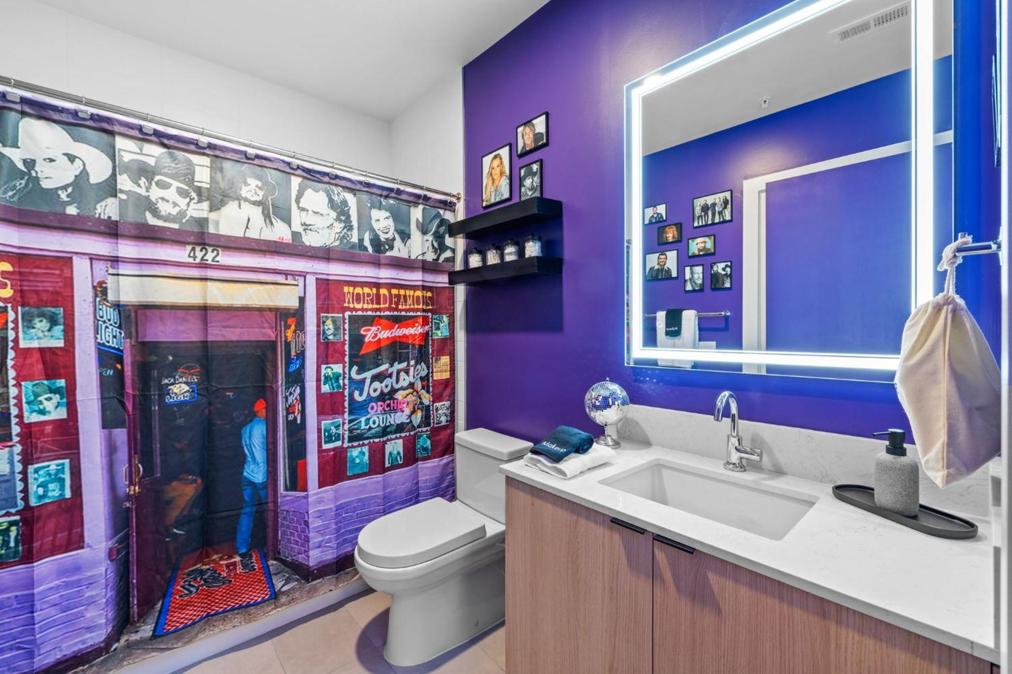 Holiday home Honky Tonk Hideaway, Walk To Broadway, Pool, Gym And Parking Nashville