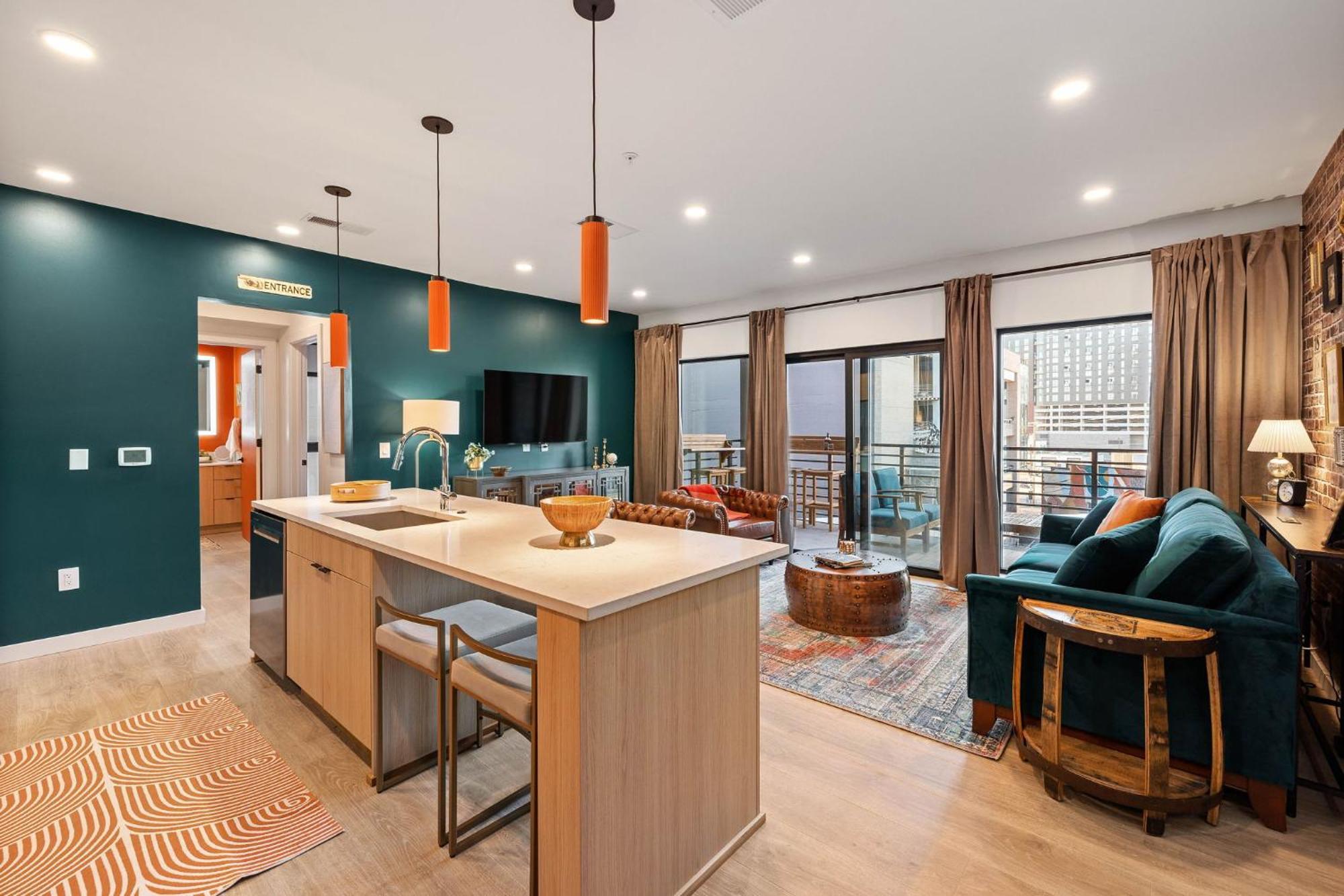 Holiday home The Speakeasy Walk To Broadway Parking Pool *