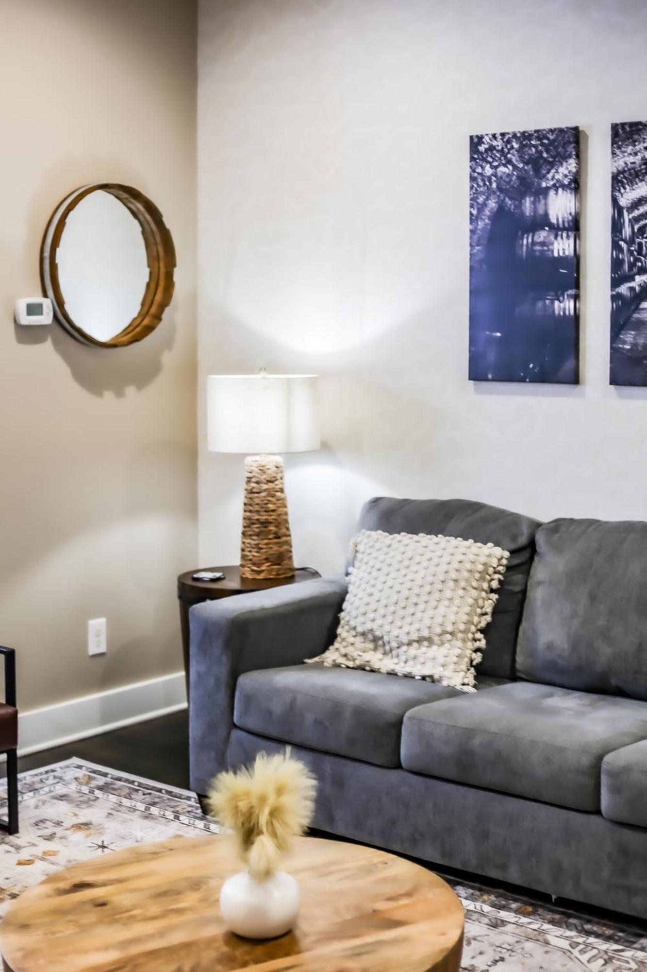The Tennessee Whiskey In West End-vandy- Uber To Broadway Holiday home