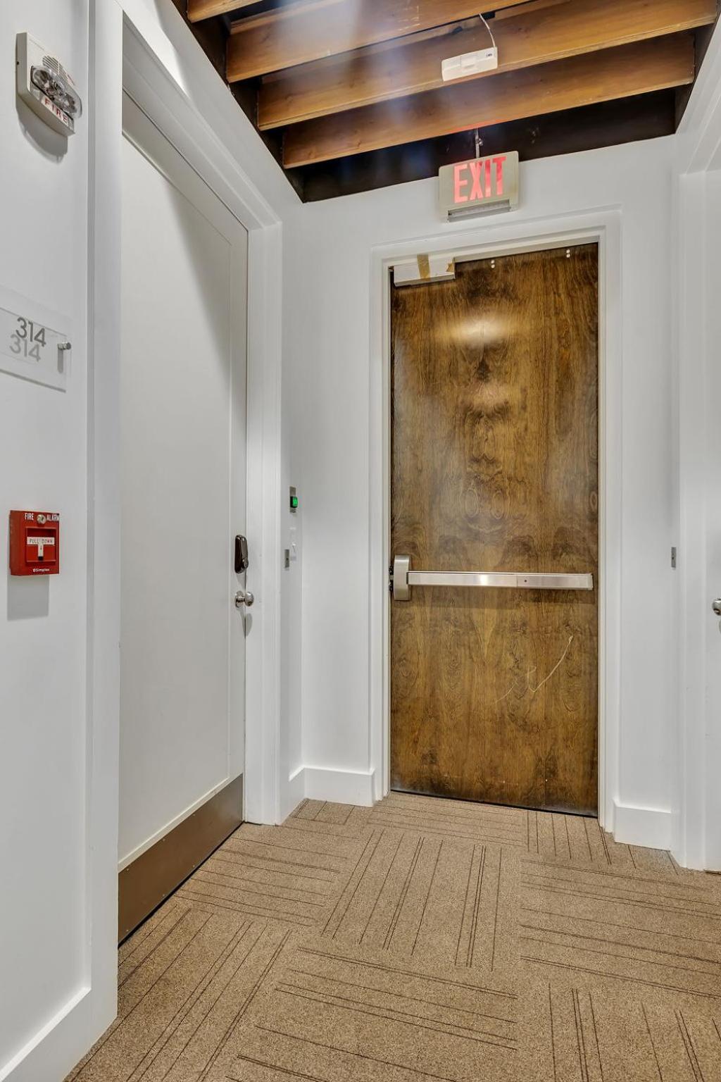 Broadway Blues At Lofts At Vandy West End Holiday home