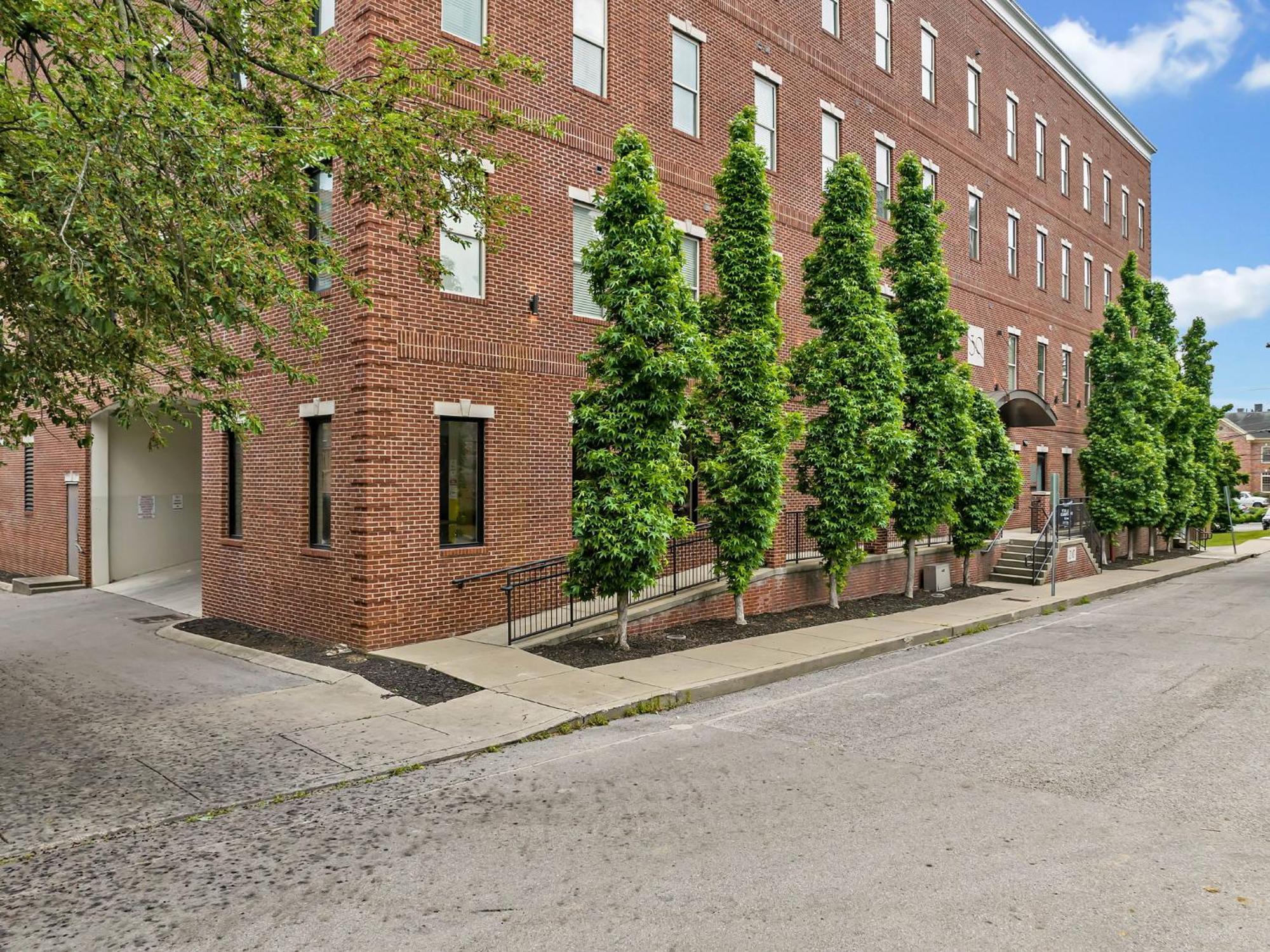 Broadway Blues At Lofts At Vandy West End