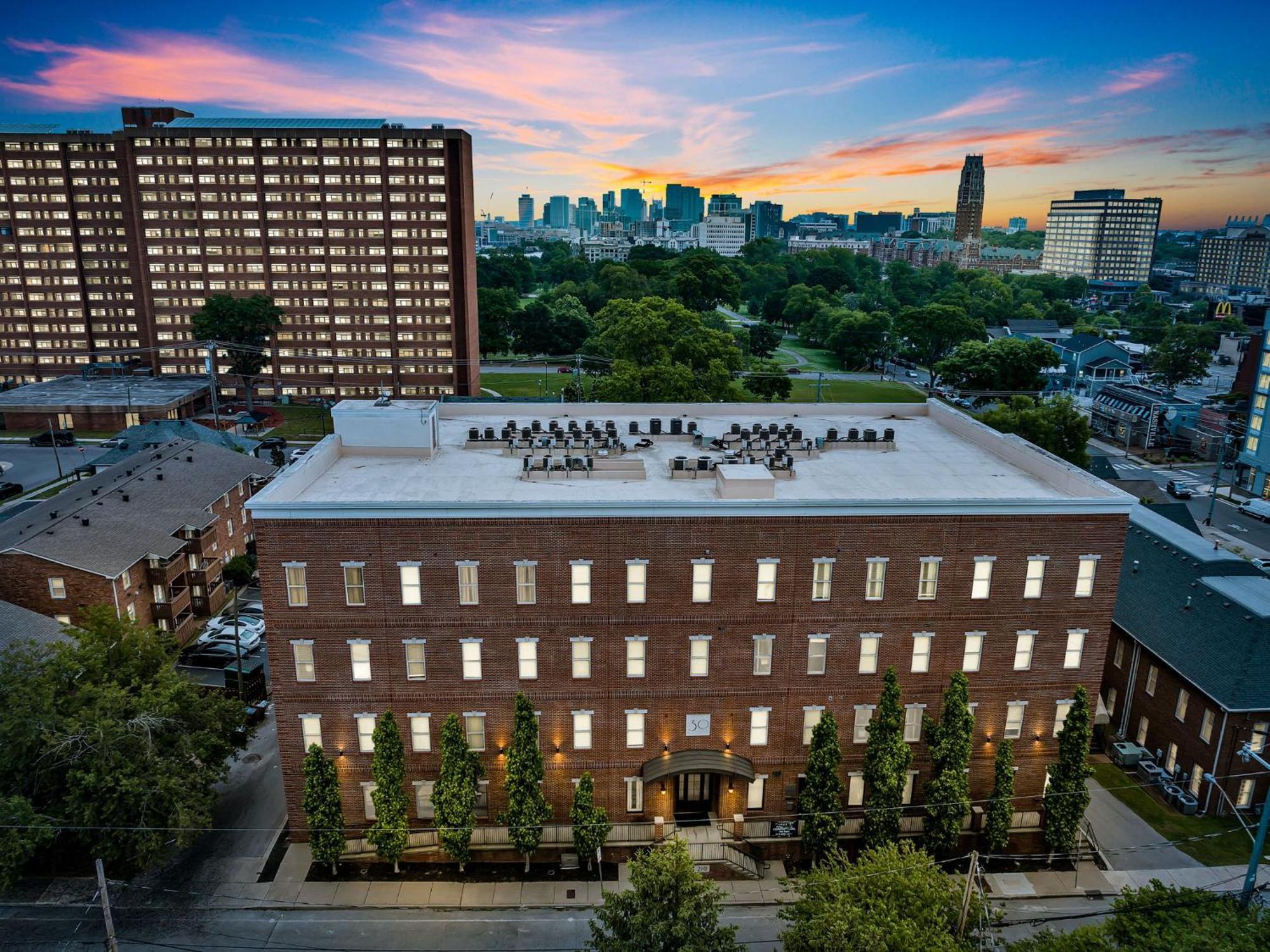 Broadway Blues At Lofts At Vandy West End Holiday home Nashville