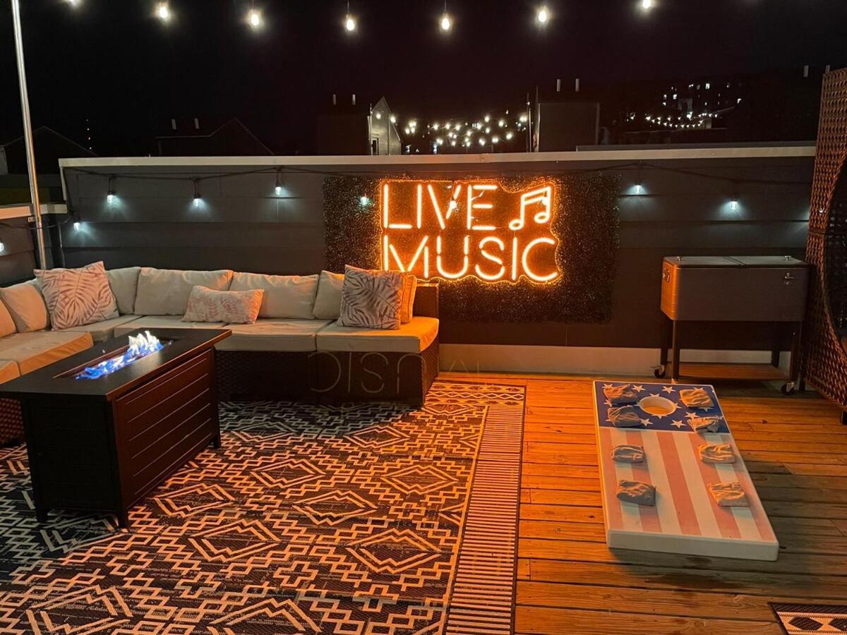 Holiday home Huge Roof Deck With Games 10 Mins To Broadway