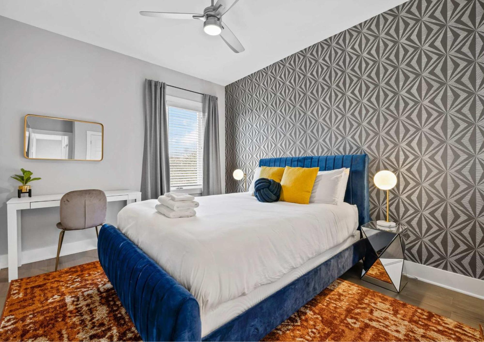 5 Mins To Dt ~gameroom ~ Balcony~sleeps 10~karaoke Holiday home